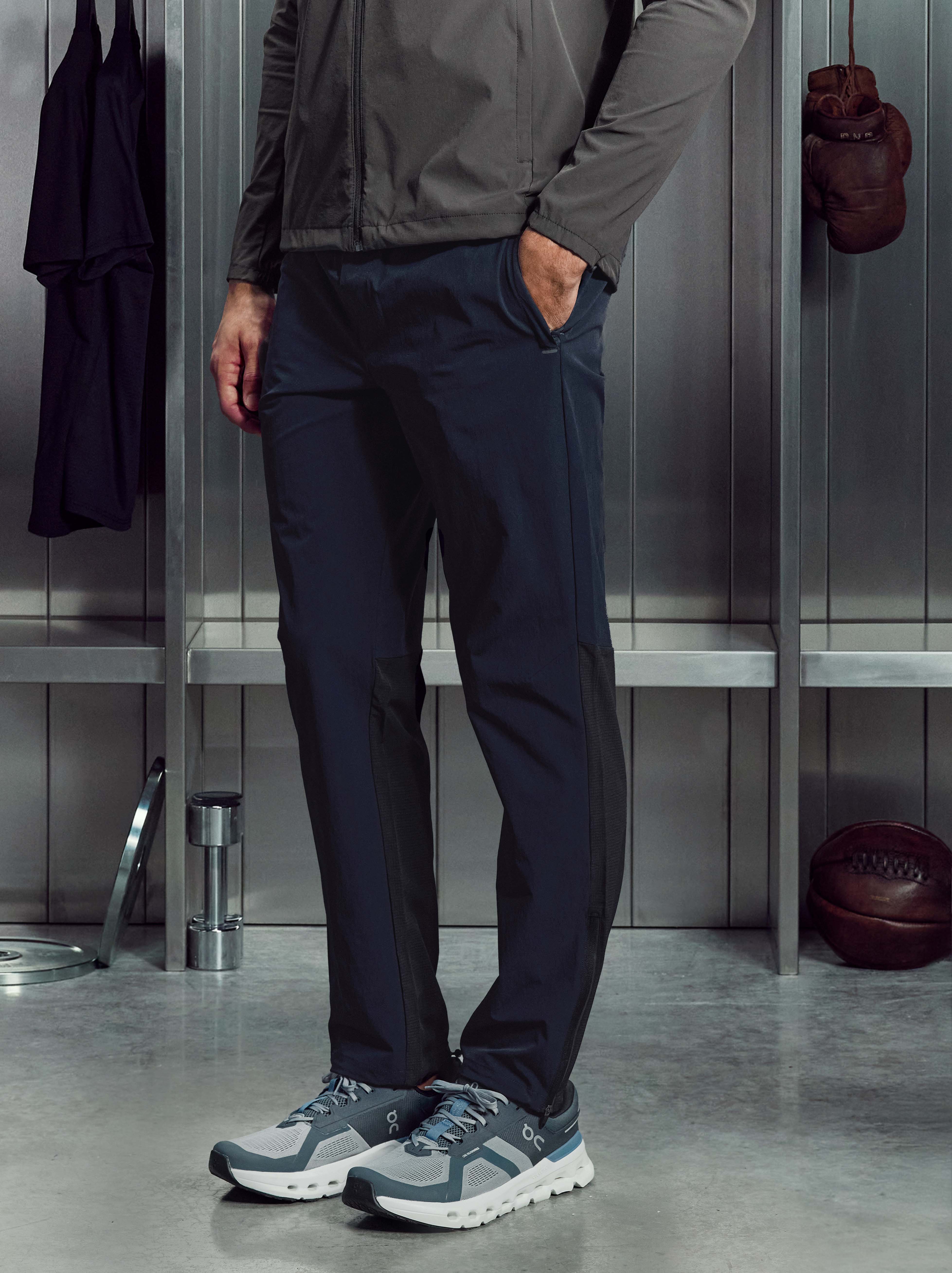 Utility Trail Trackpant in Navy