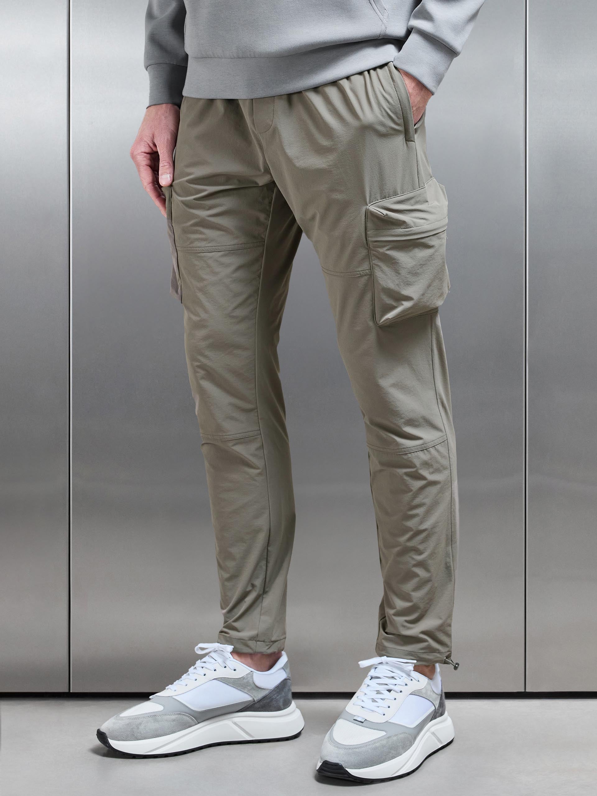 Technical 3D Cargo Pant in Olive