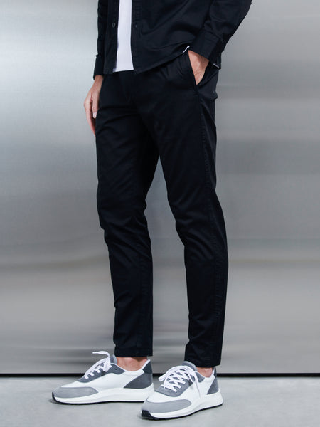 Black chino best sale pants outfit