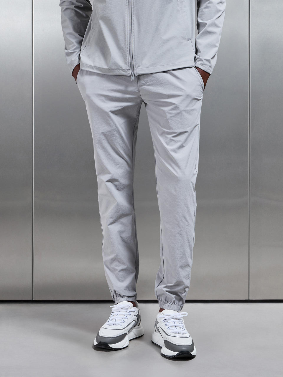 Active Technical Cuffed Trackpant in Mid Grey