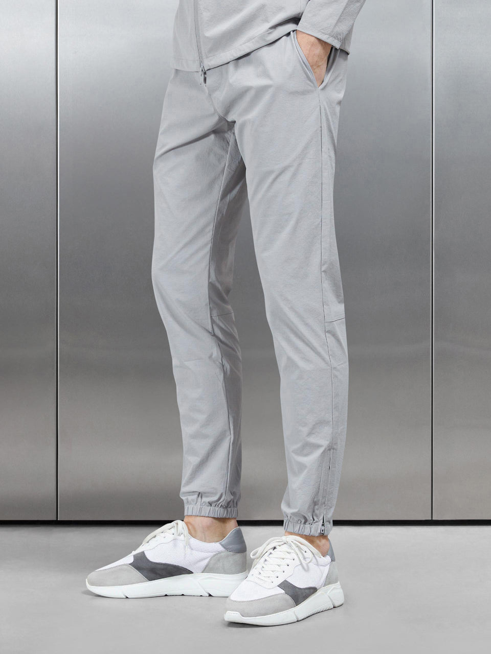Active Technical Cuffed Trackpant in Mid Grey