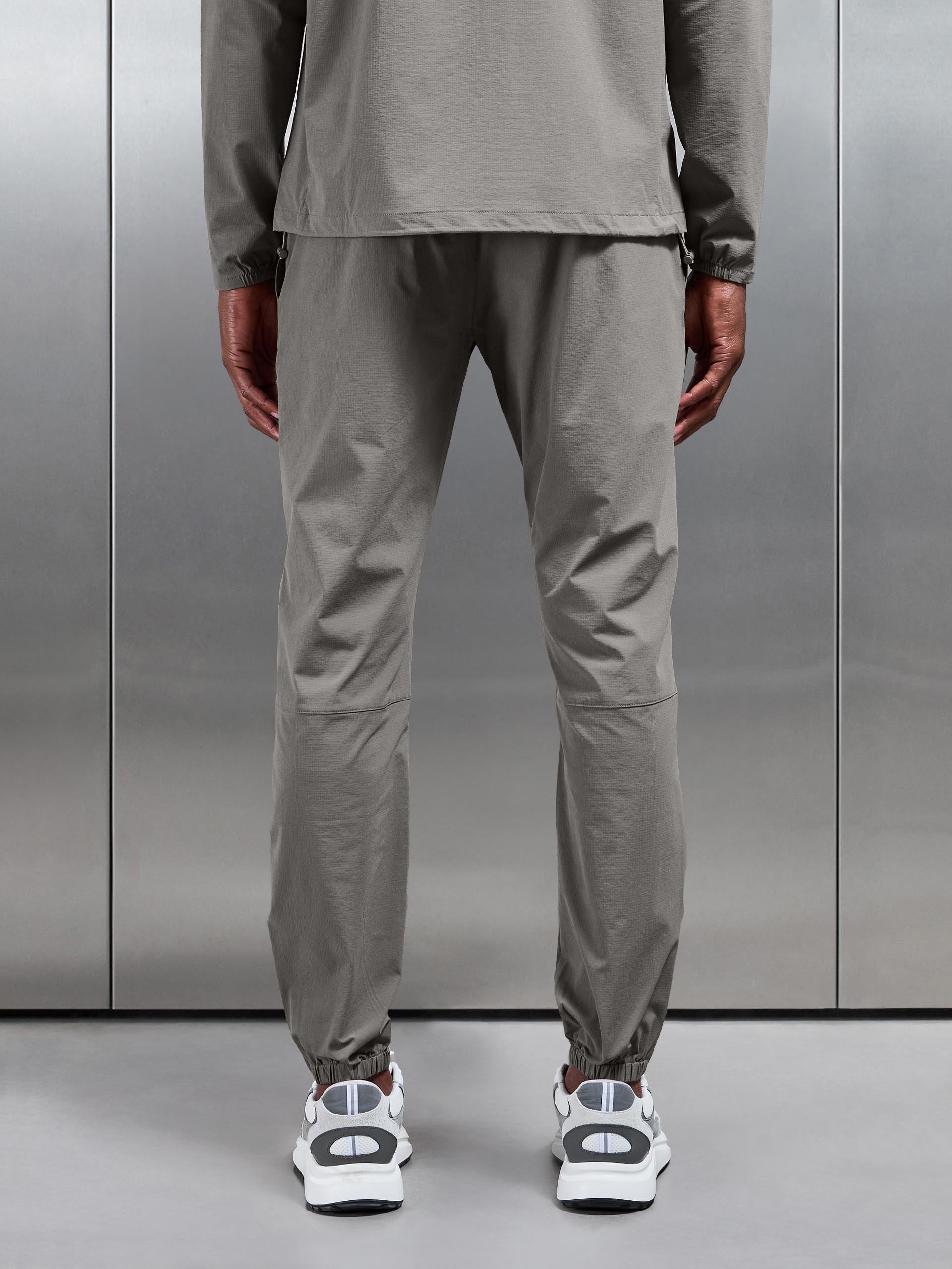 Active Technical Cuffed Trackpant in Olive
