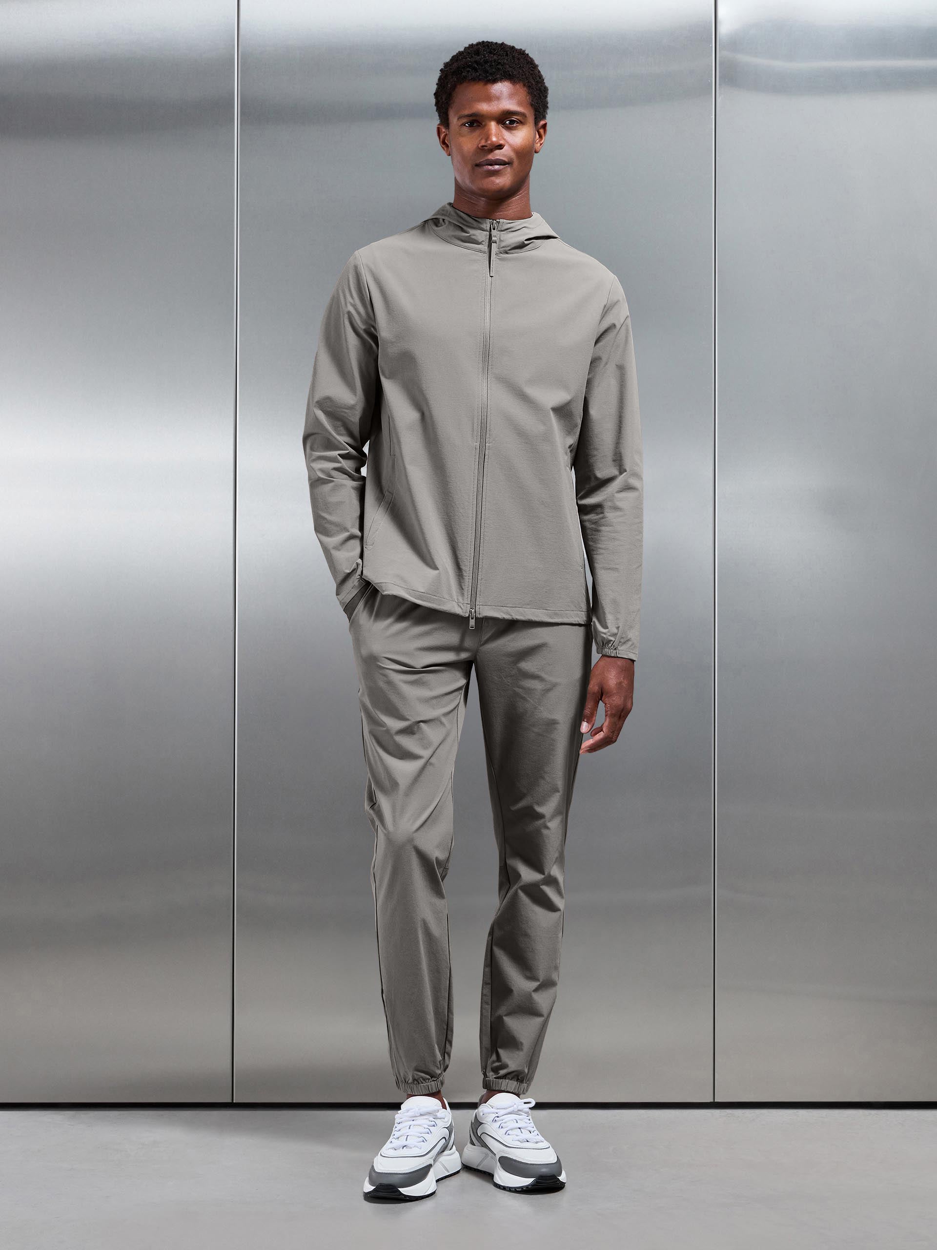 Active Technical Cuffed Trackpant in Olive