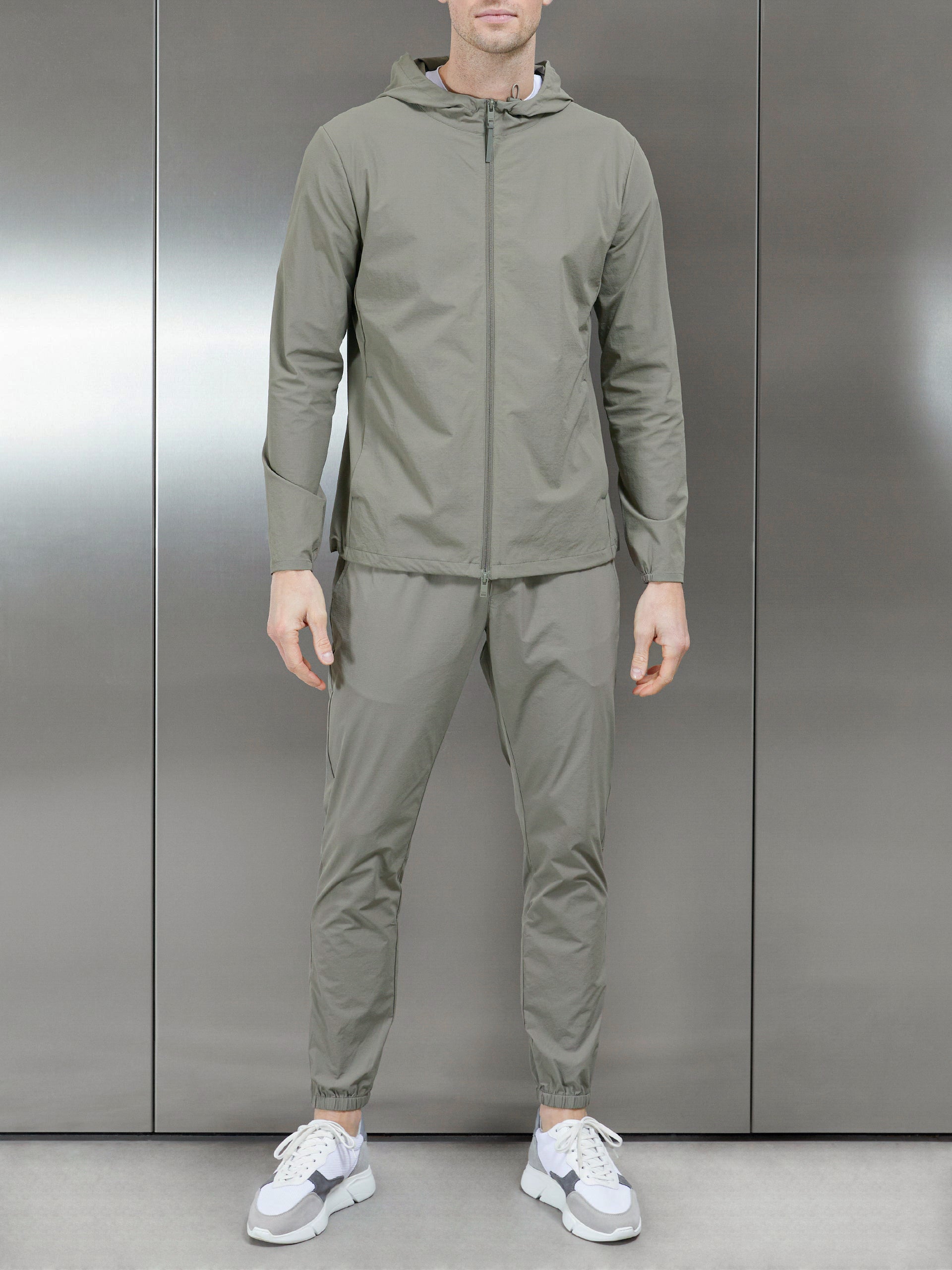 Active Technical Cuffed Trackpant in Olive