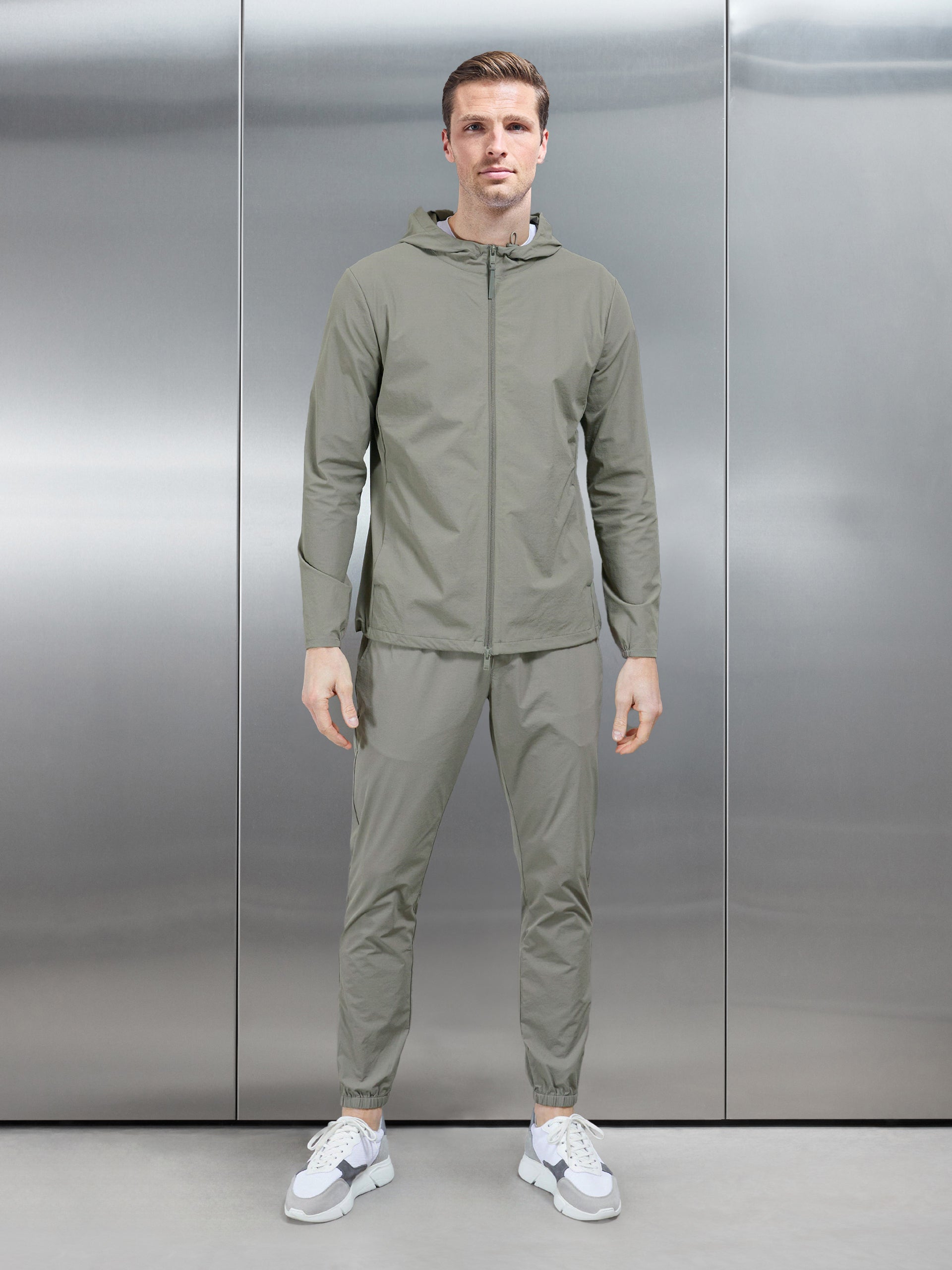 Active Technical Cuffed Trackpant in Olive