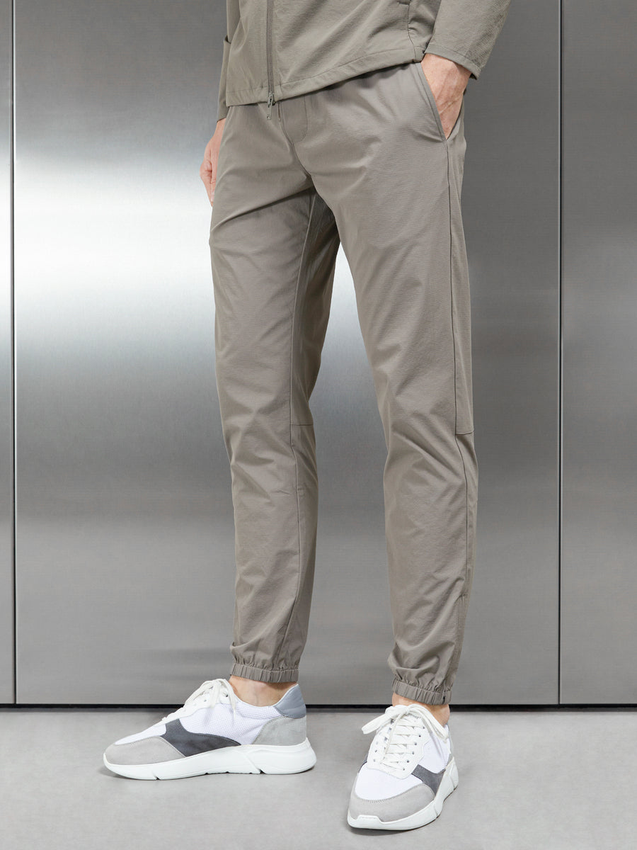 Active Technical Cuffed Trackpant in Olive