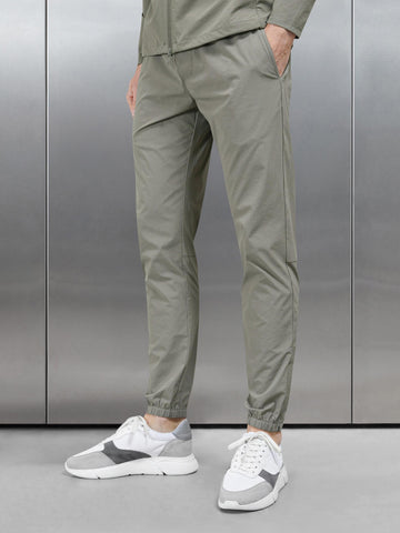 Active Technical Cuffed Trackpant in Olive