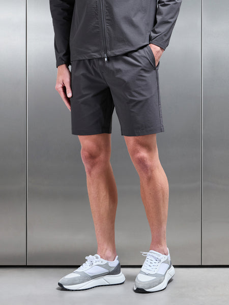 Active Technical Short in Grey