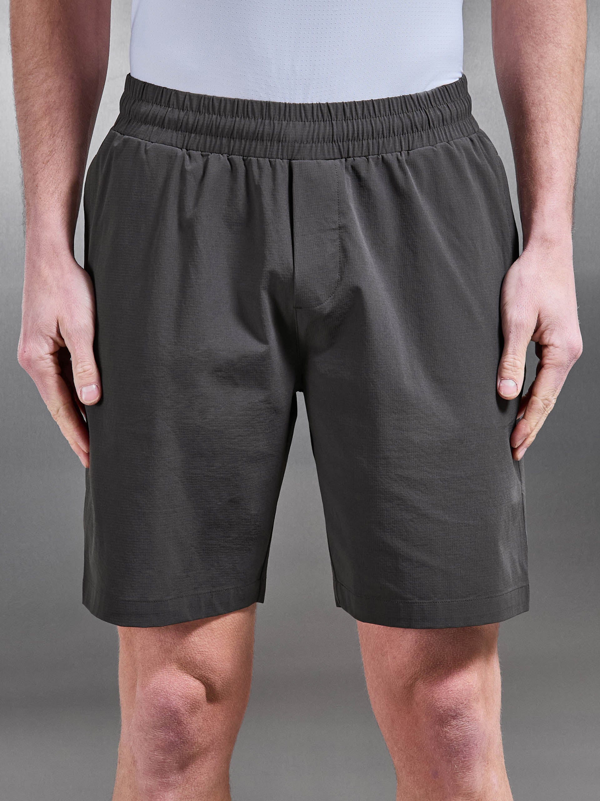 Active Technical Short in Grey