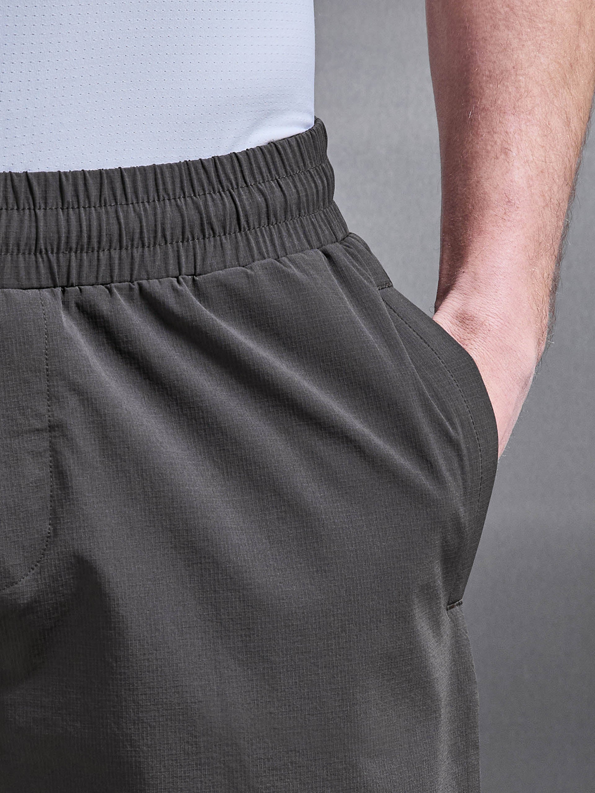 Active Technical Short in Grey