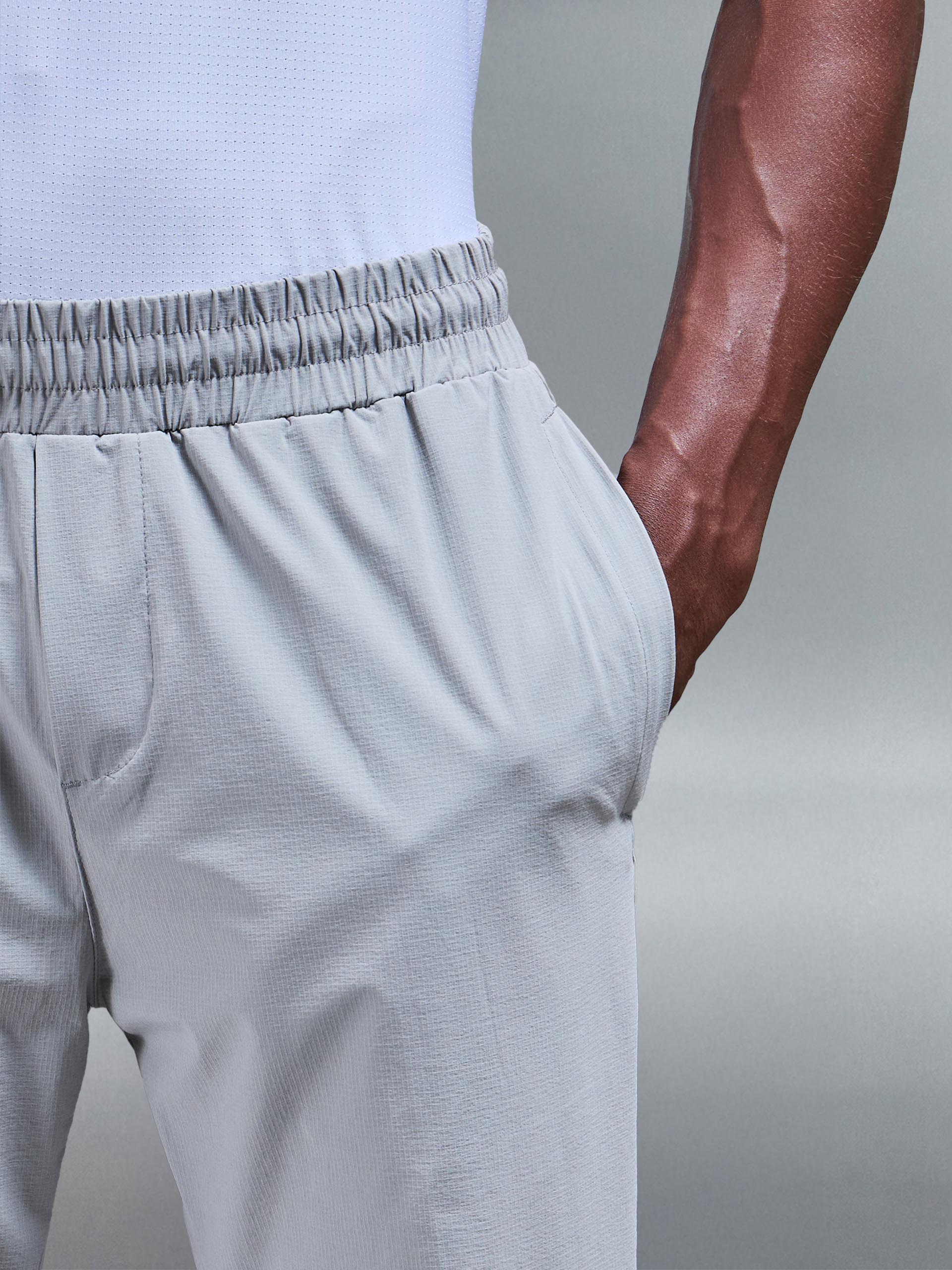 Active Technical Tapered Trackpant in Mid Grey