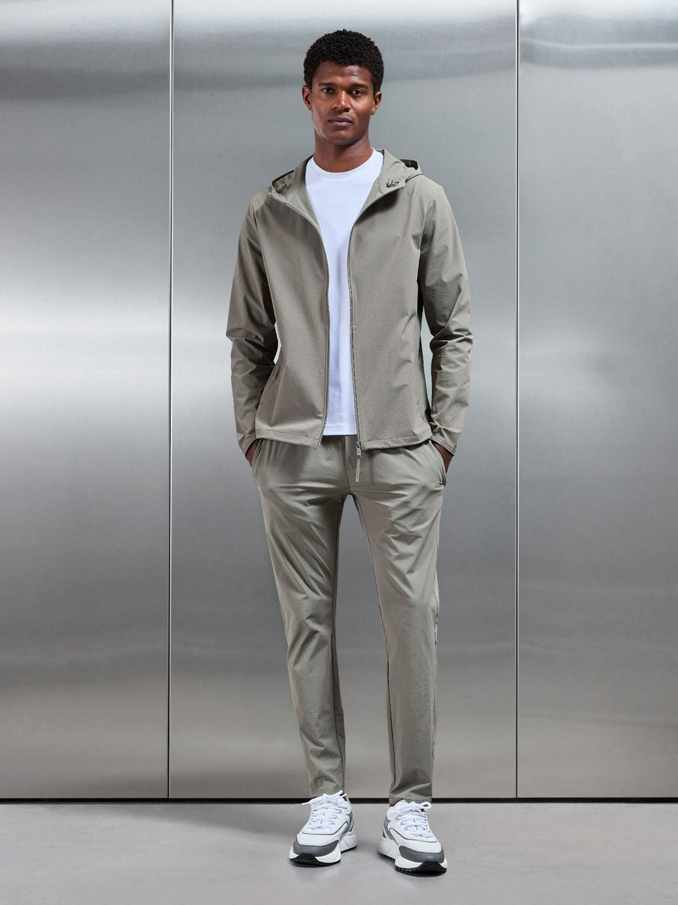 Active Technical Windbreaker in Olive