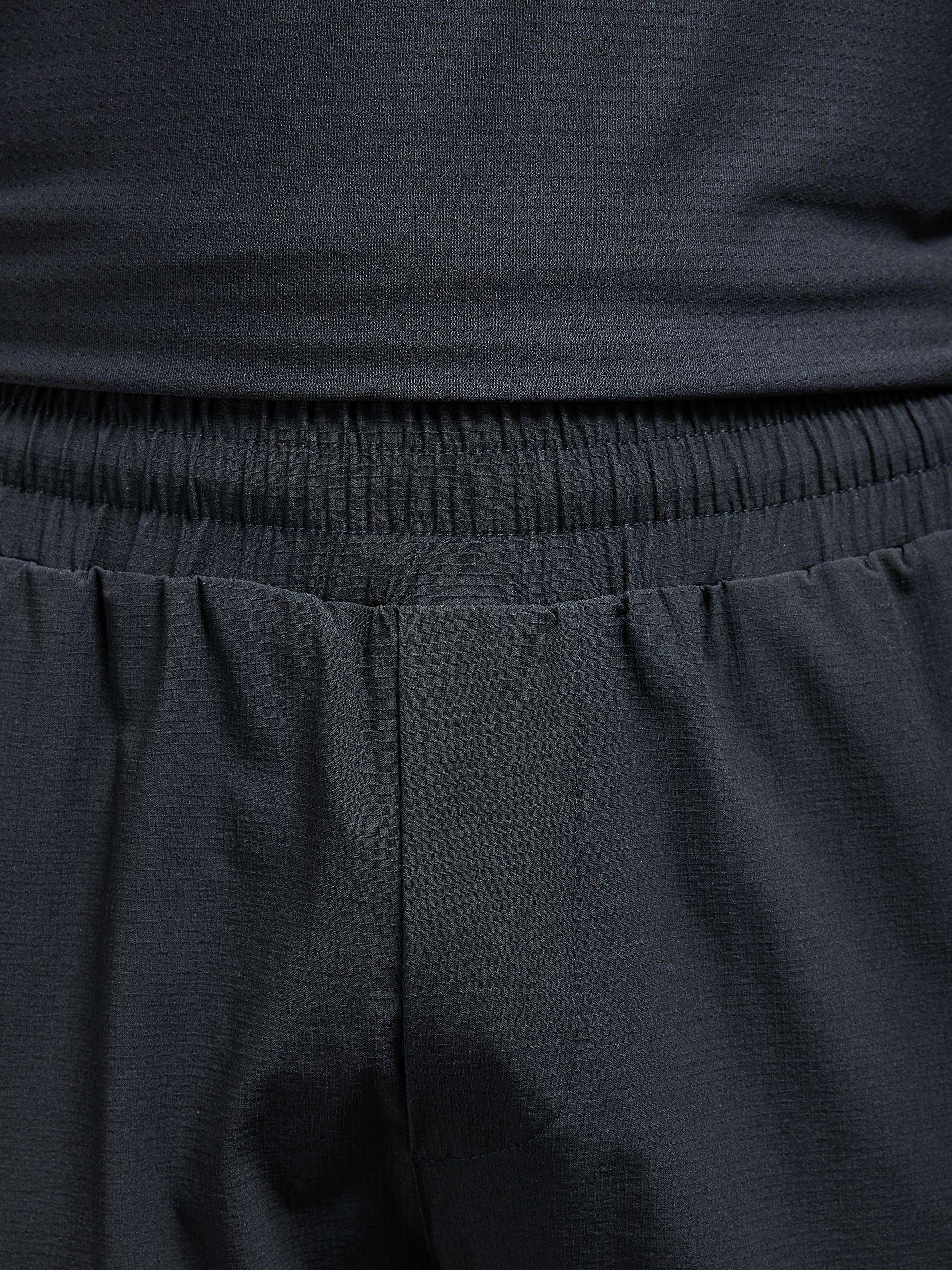 Active Tapered Trackpant in Black