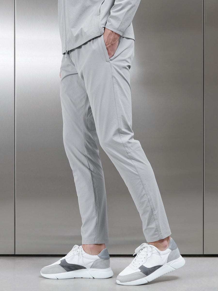 Active Technical Tapered Trackpant in Mid Grey