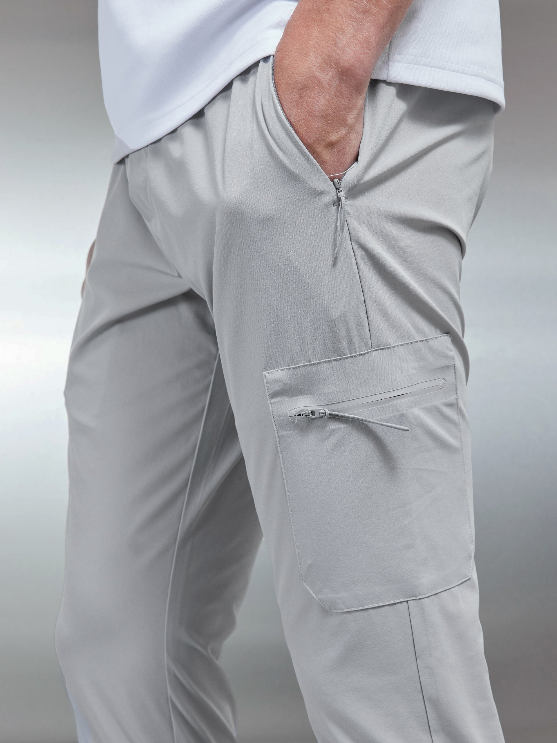 Active Technical Cargo Pant in Mid Grey