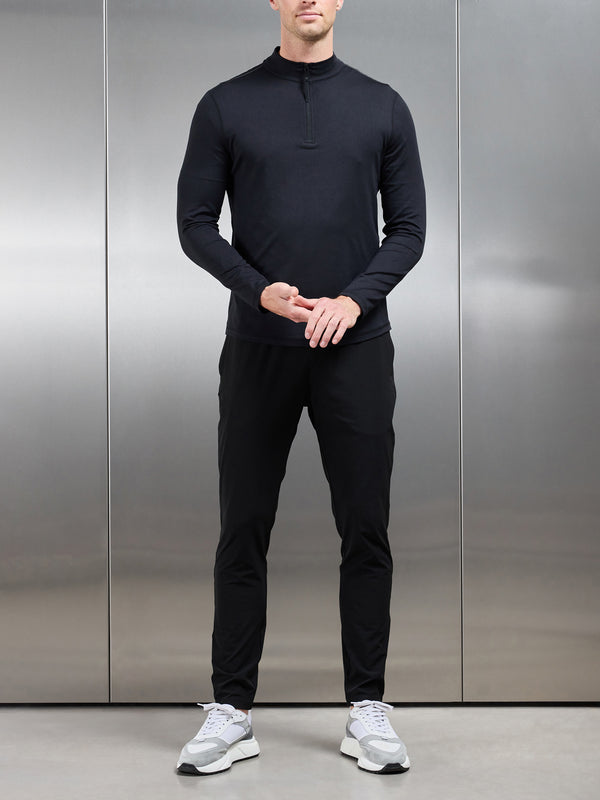 Active Essential Half Zip in Black