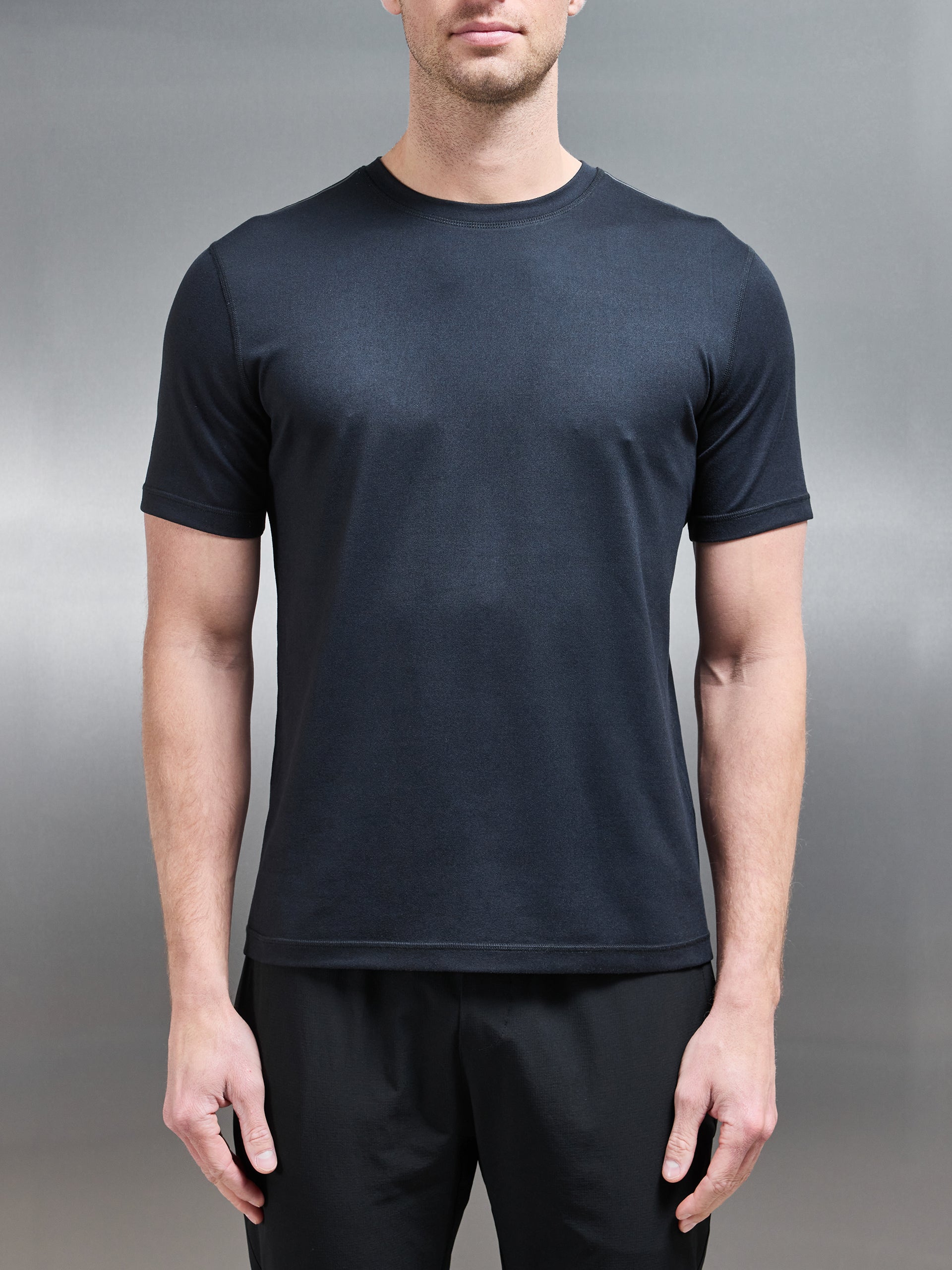 Active Essential T-Shirt in Black