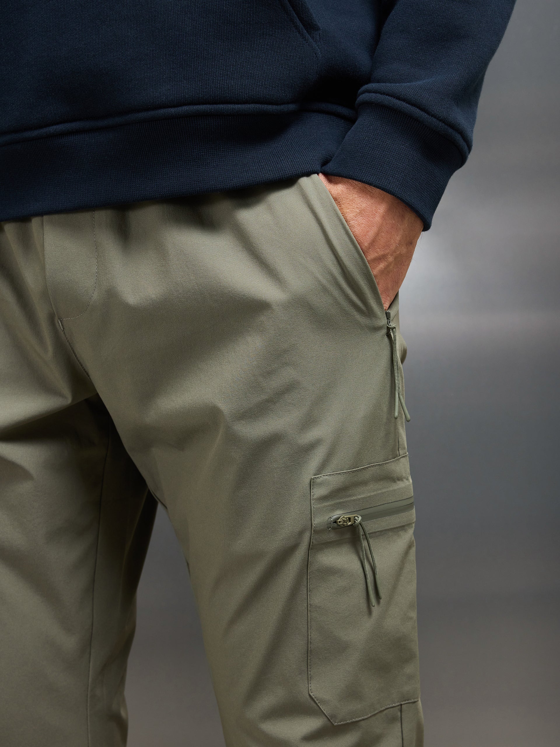 Active Technical Cargo Pant in Olive