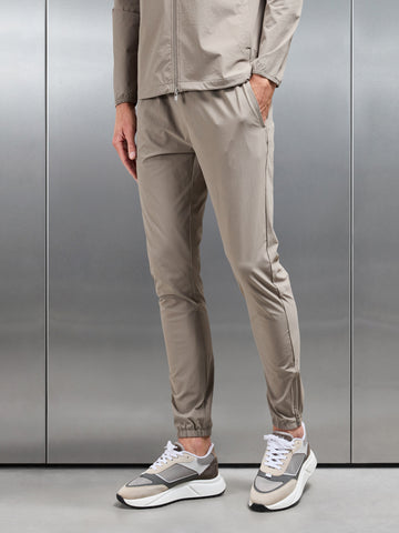 Active Technical Cuffed Trackpant in Taupe