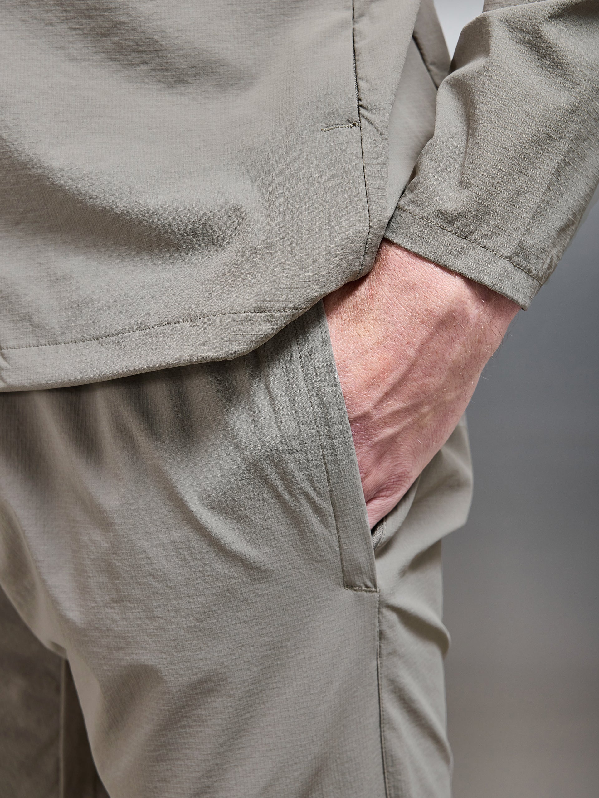 Active Technical Tapered Trackpant in Olive