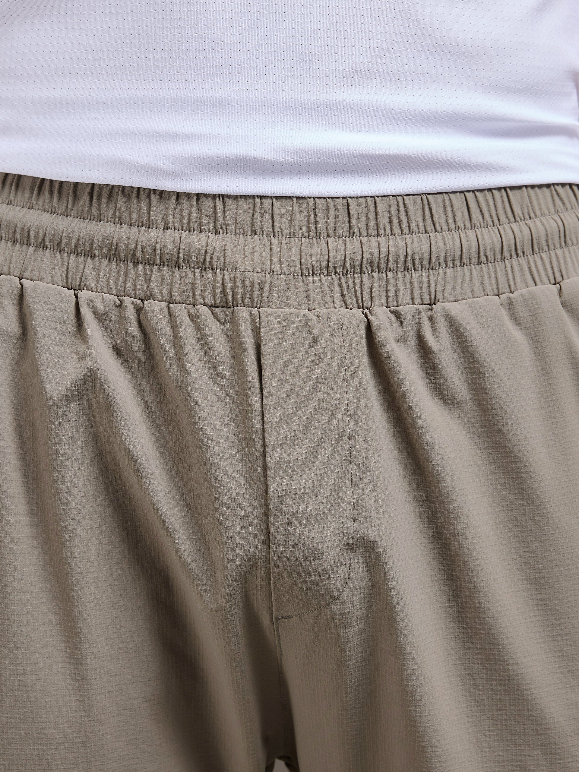 Active Technical Cuffed Trackpant in Taupe
