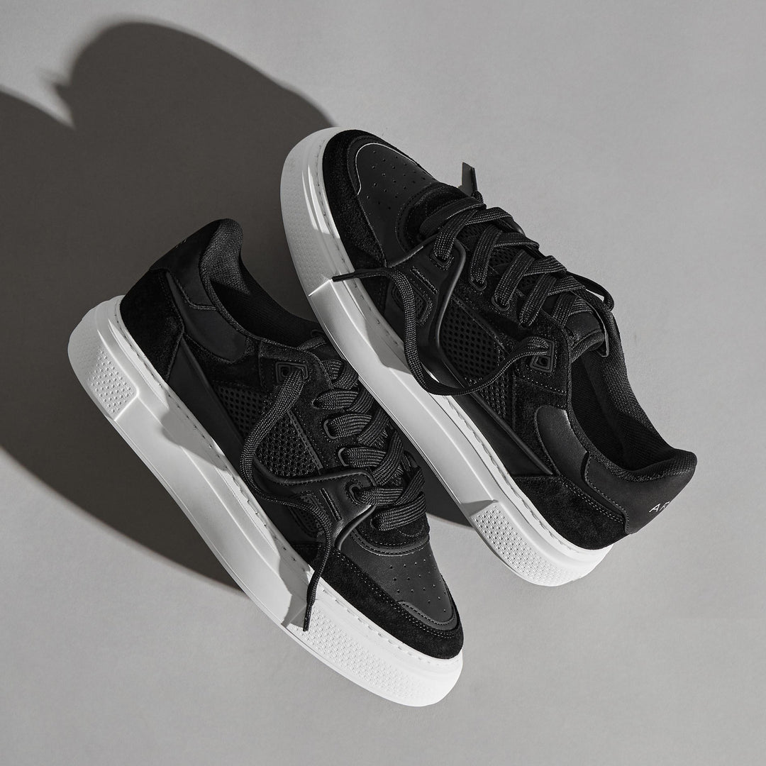 Atlas Trainer in Black