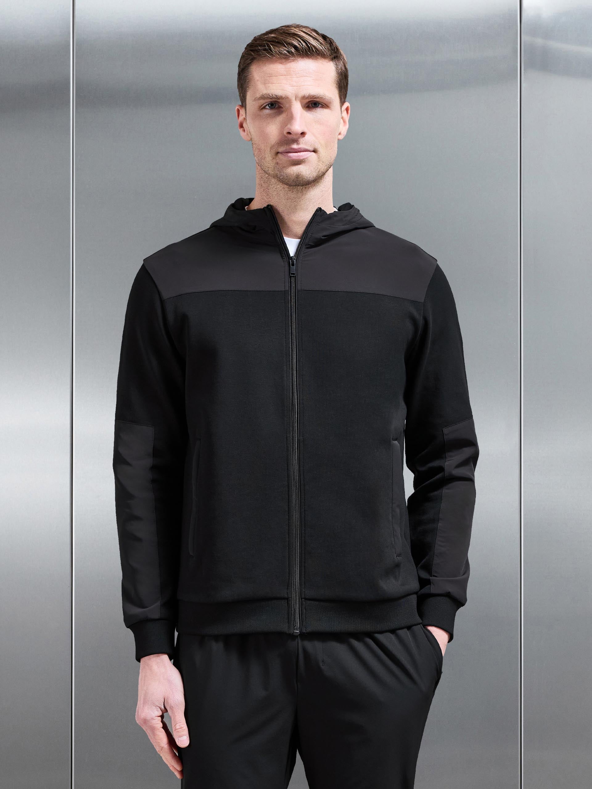 Apex Hybrid Jersey Windbreaker in Black