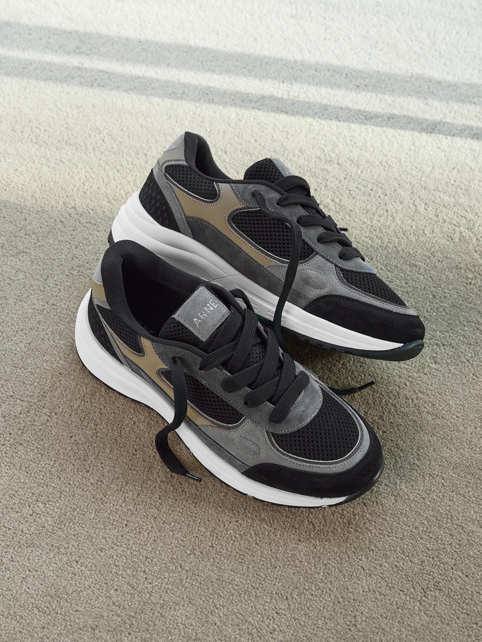 Apollo Runner in Black Safari