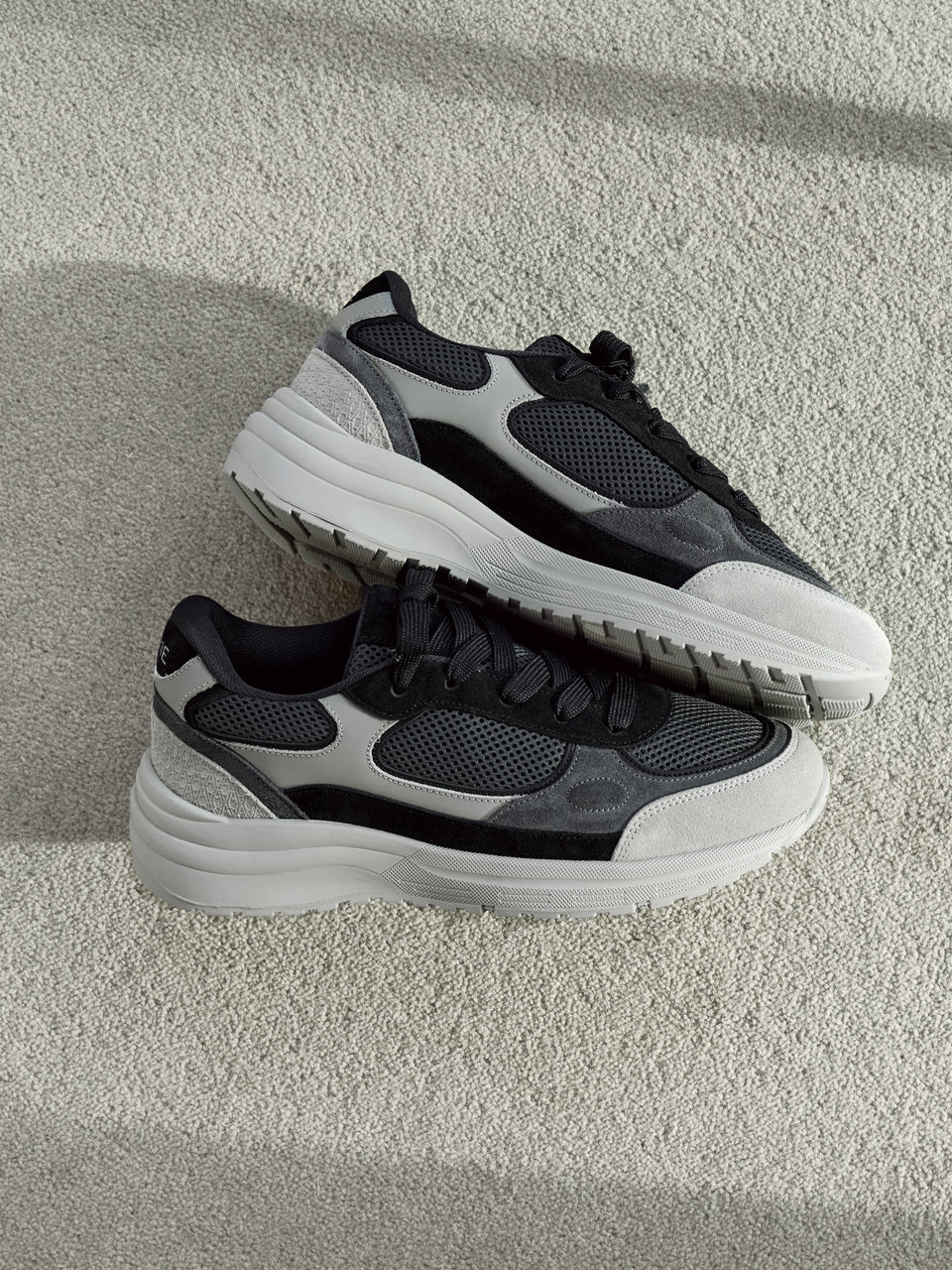 Apollo Runner in Charcoal Grey
