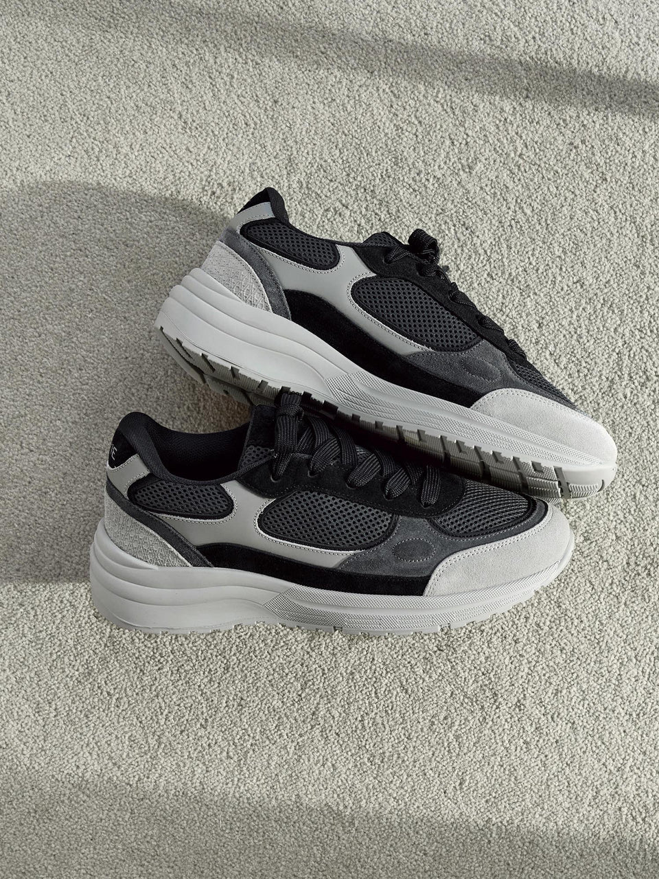 Apollo Runner in Charcoal Grey