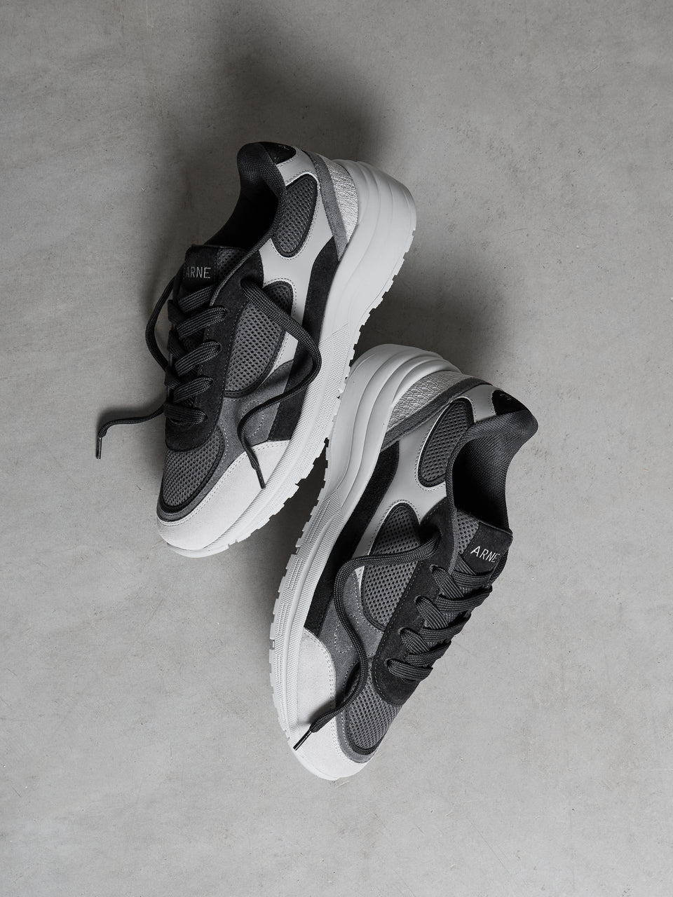 Apollo Runner in Charcoal Grey