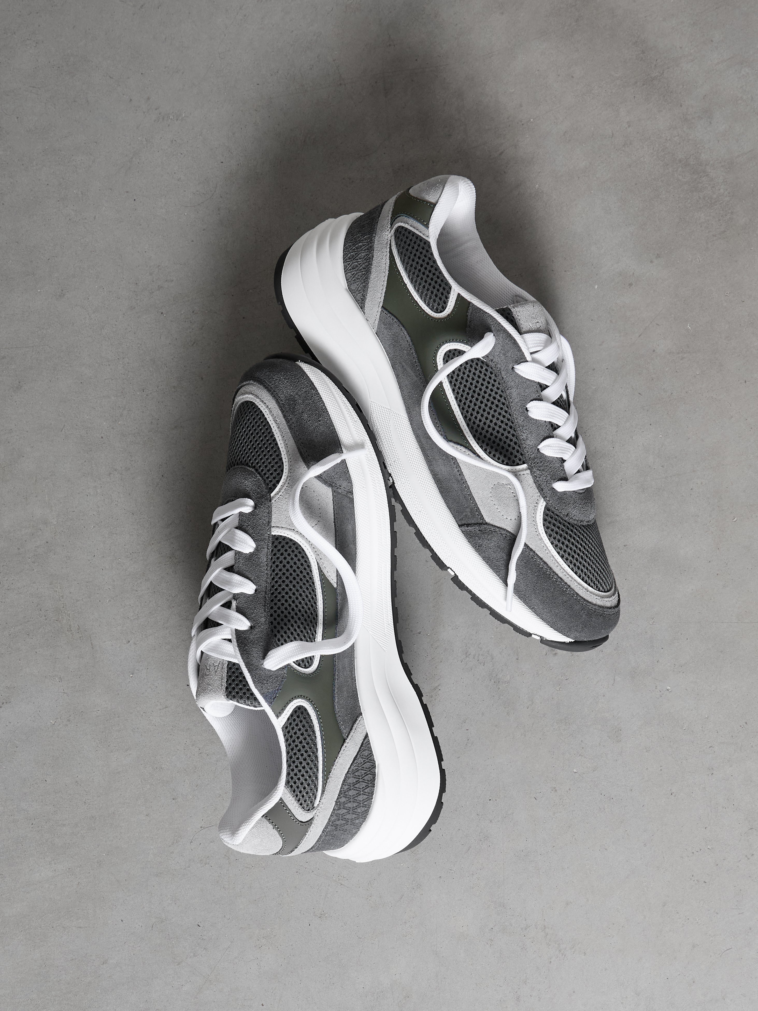 Apollo Runner in Forest Grey