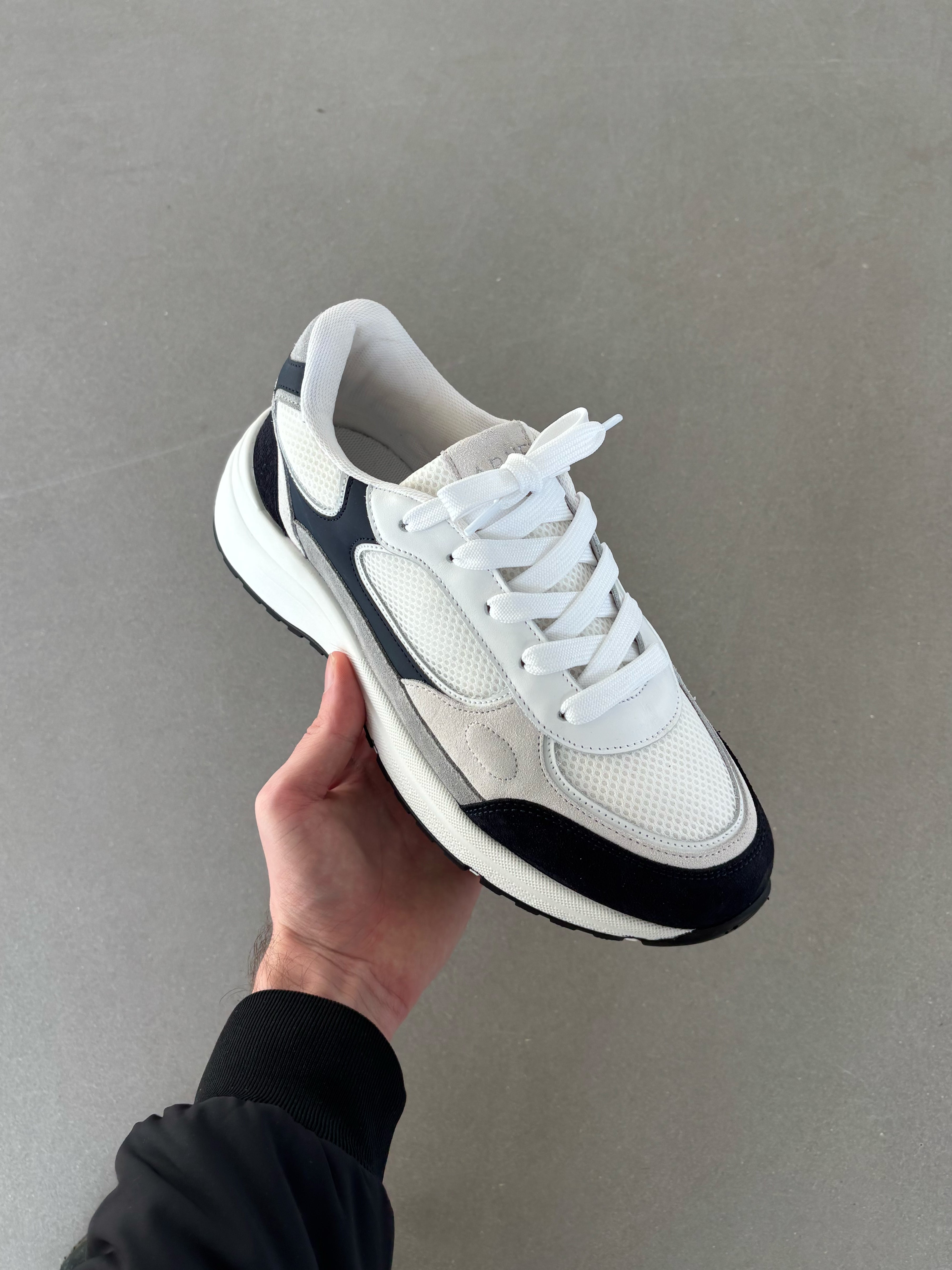 Apollo Runner in White Navy