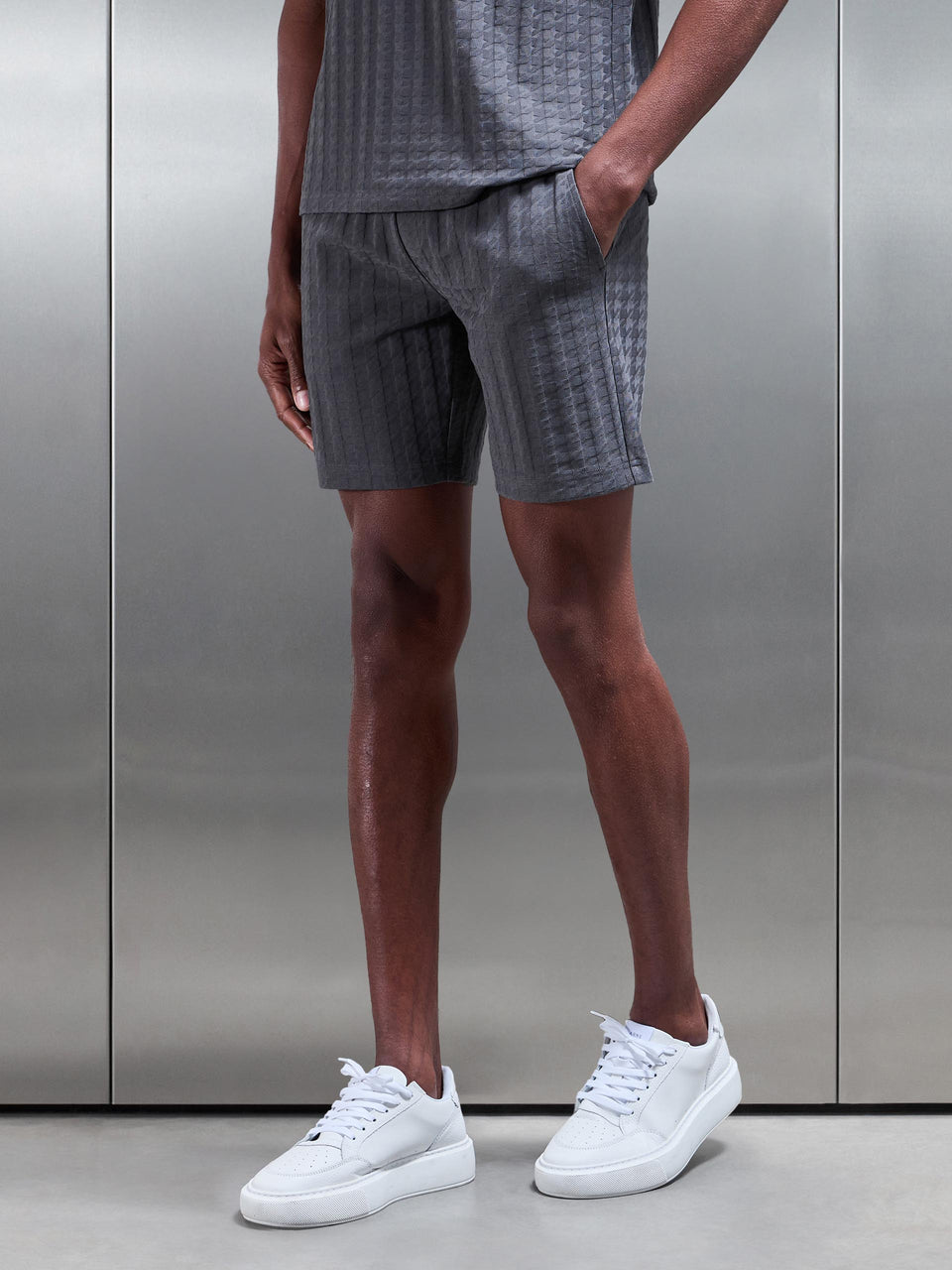 Arco Short in Grey