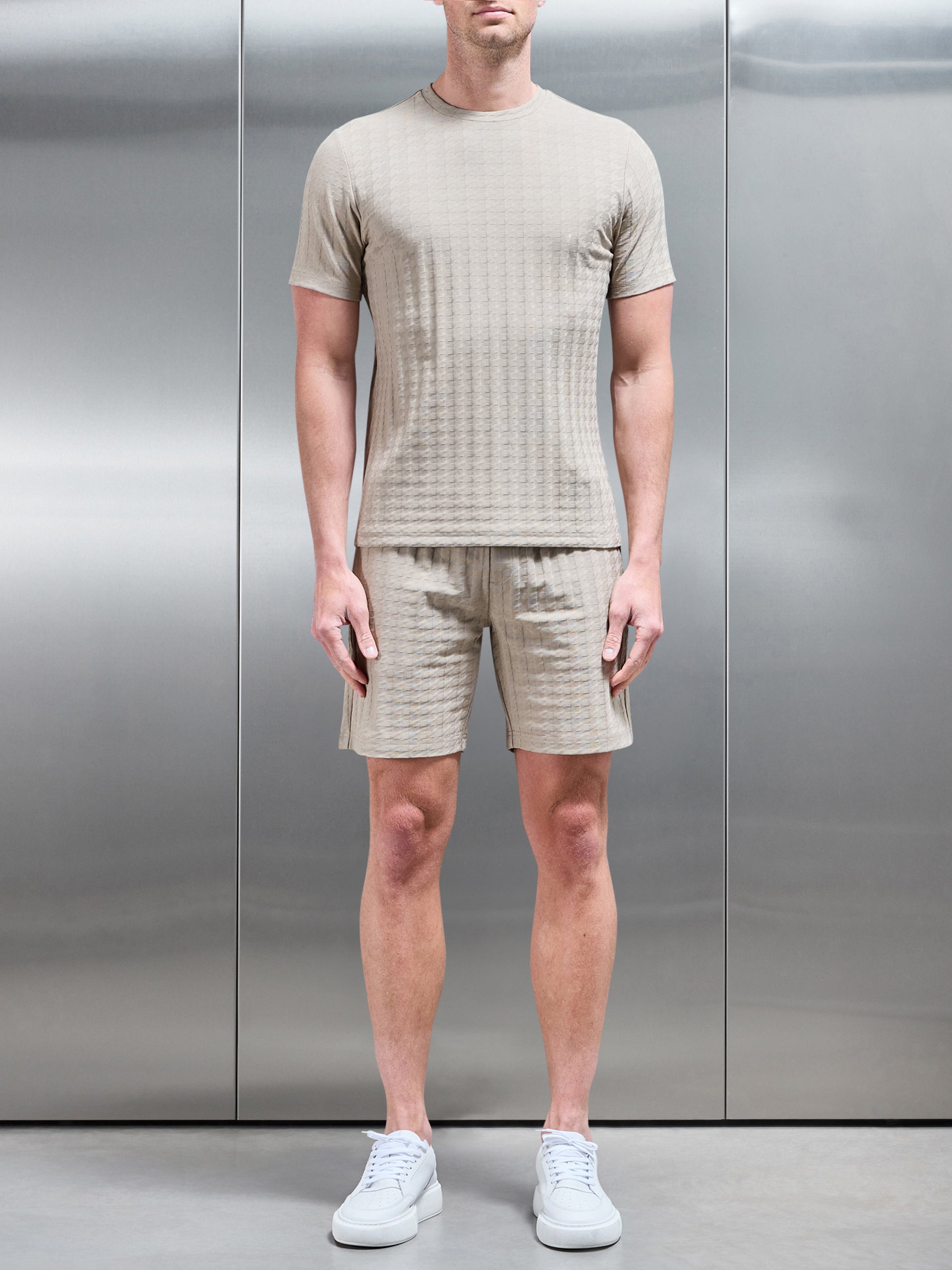 Arco Short in Stone