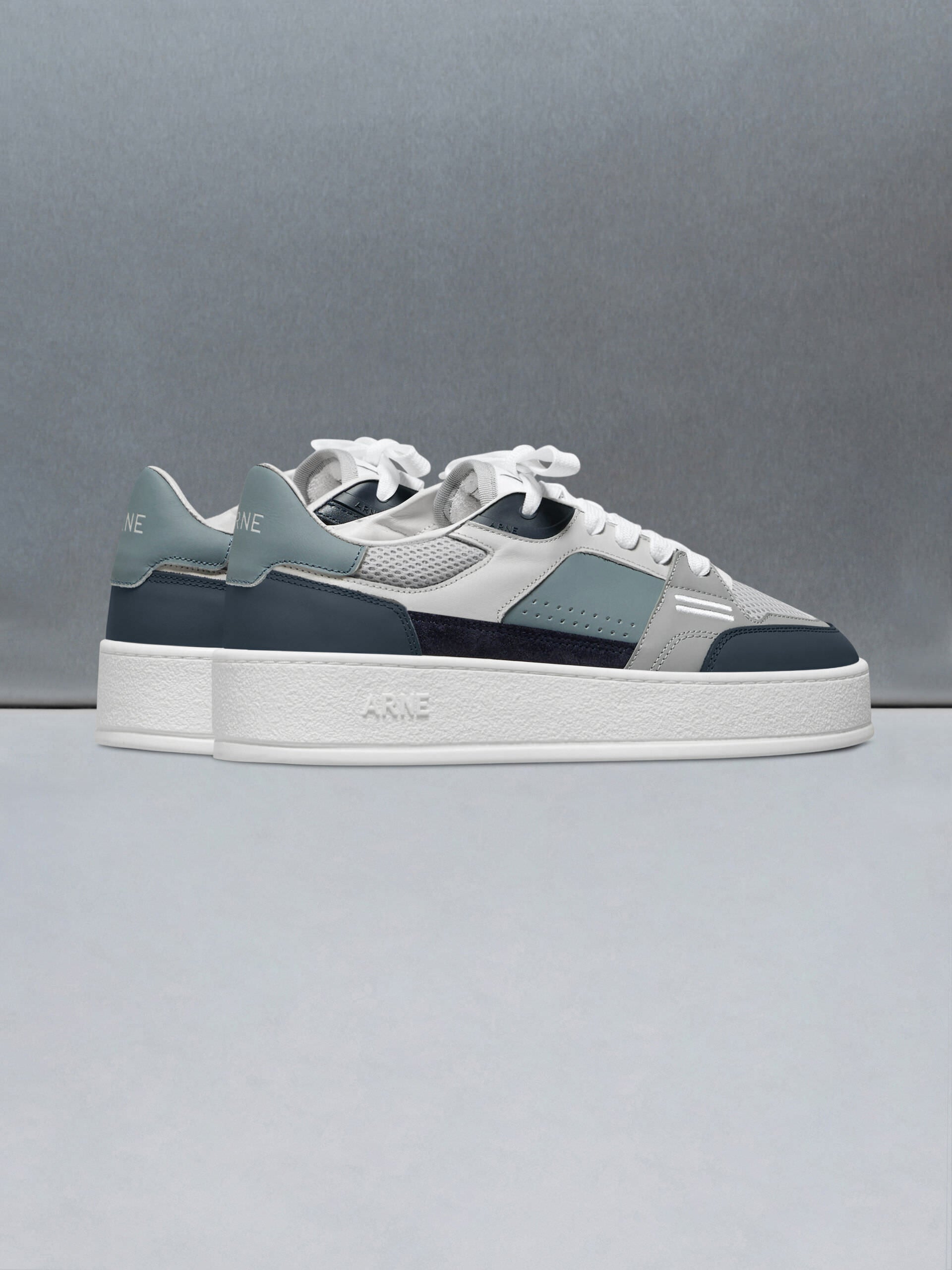 Arena Trainer 2.0 in Air Force Blue