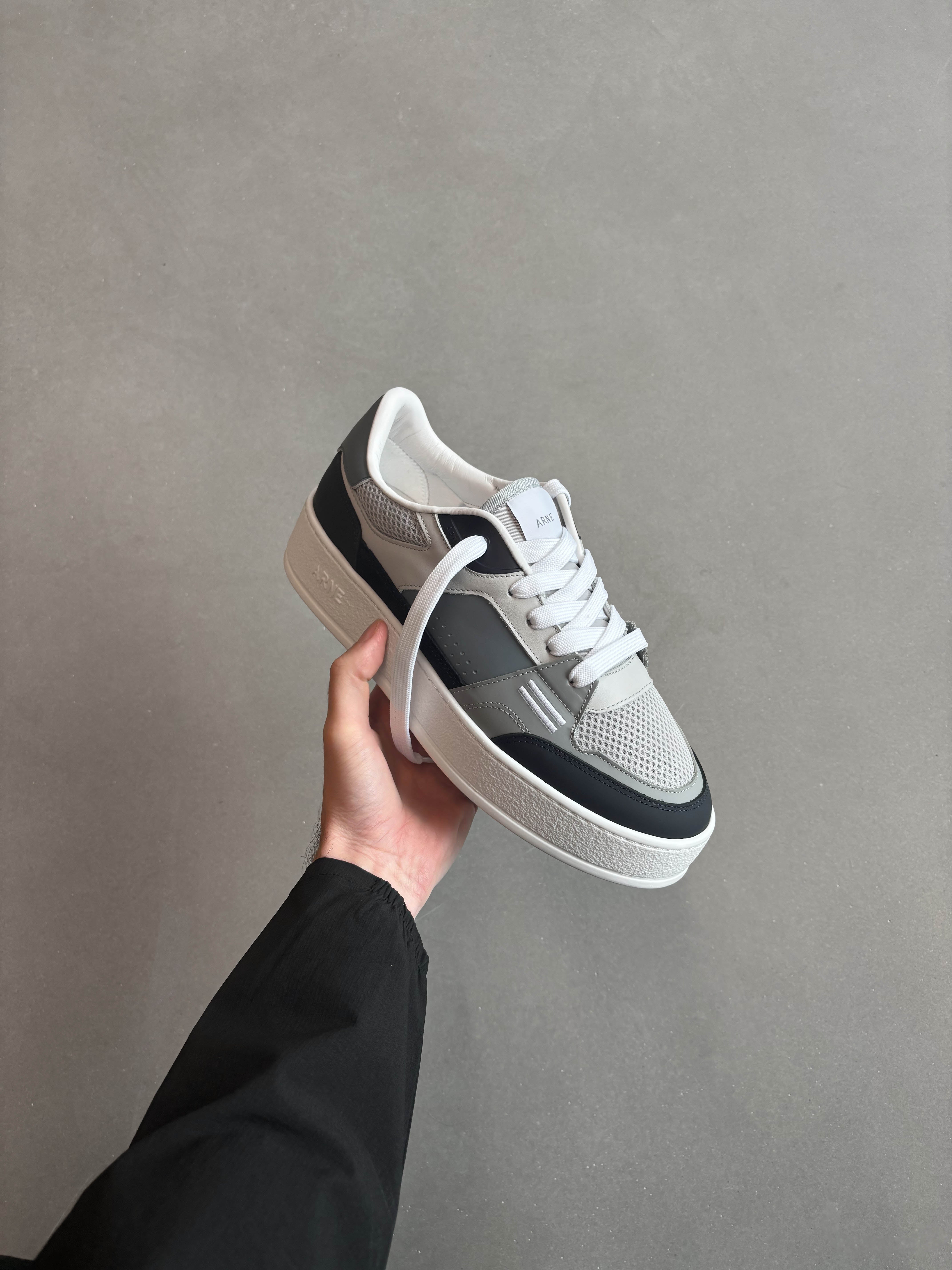 Arena Trainer 2.0 in Air Force Blue