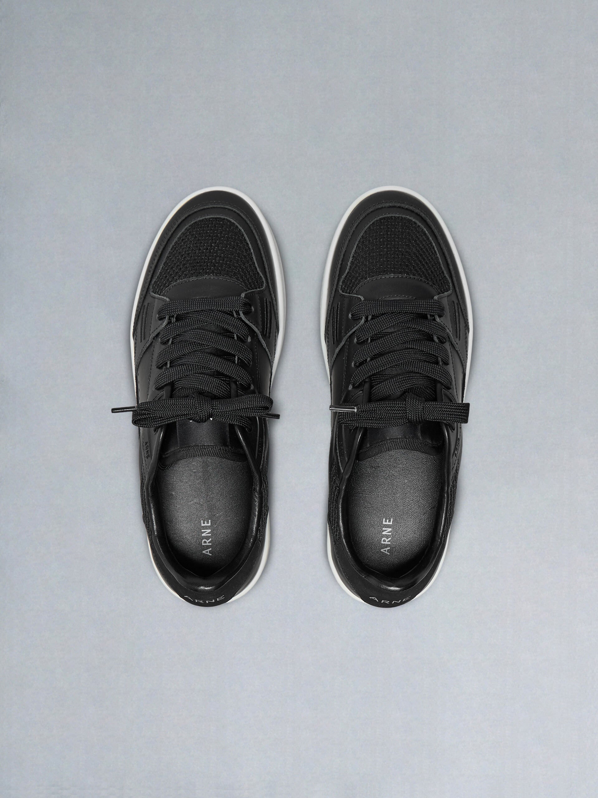 Arena Trainer 2.0 in Black