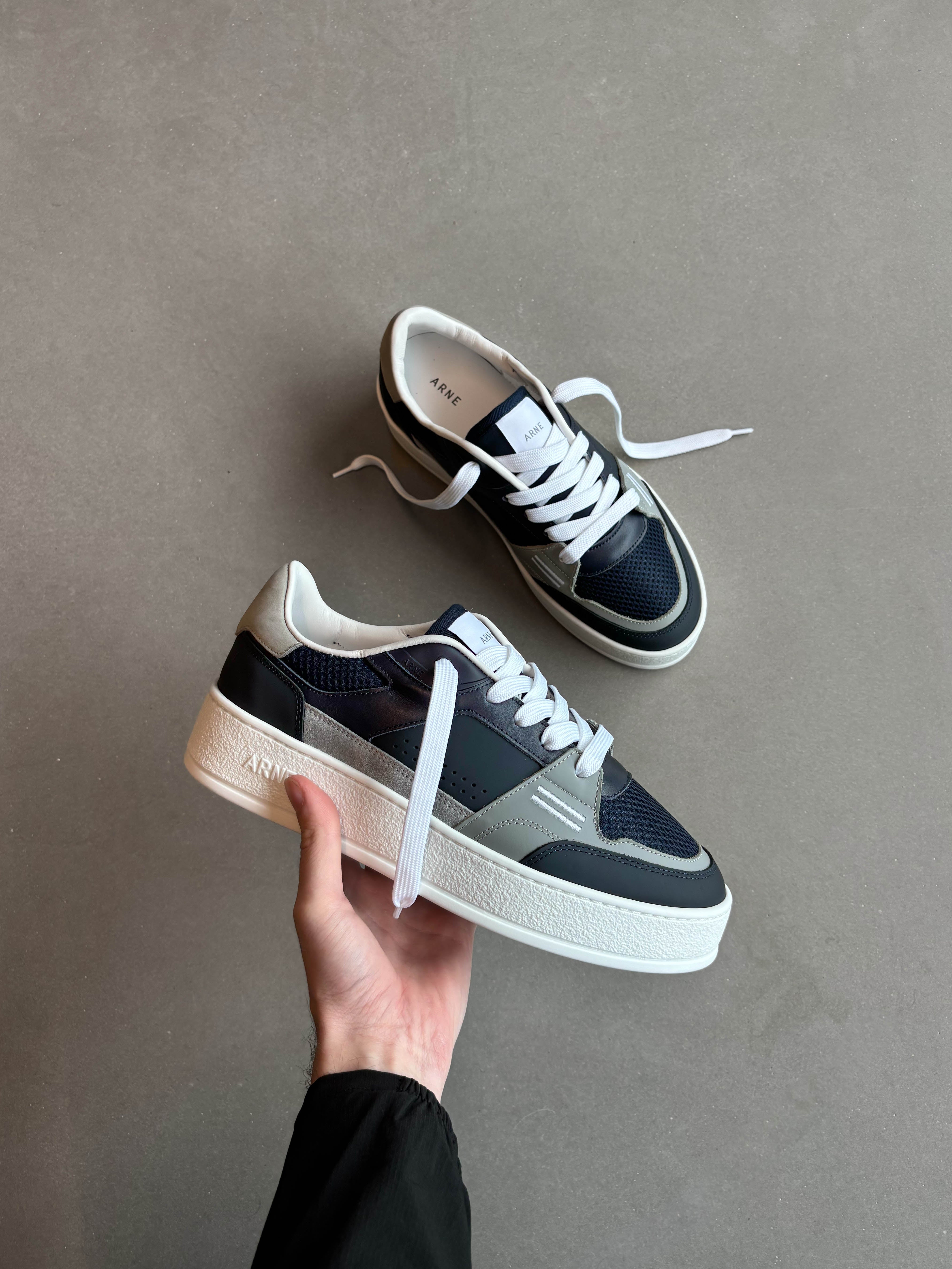 Arena Trainer 2.0 in Navy Grey