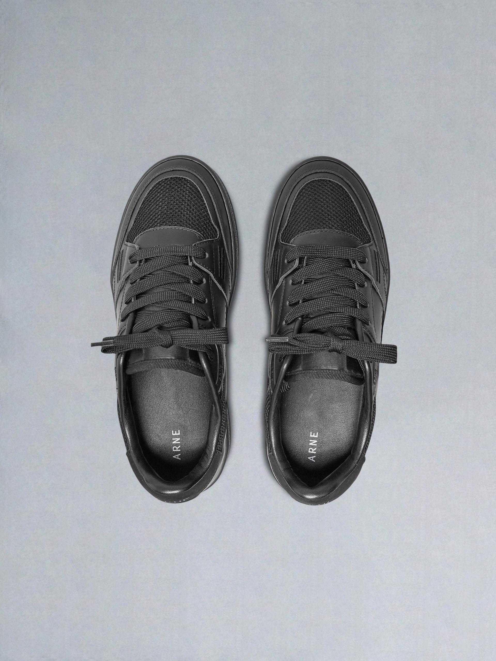 Arena Trainer 2.0 in Triple Black