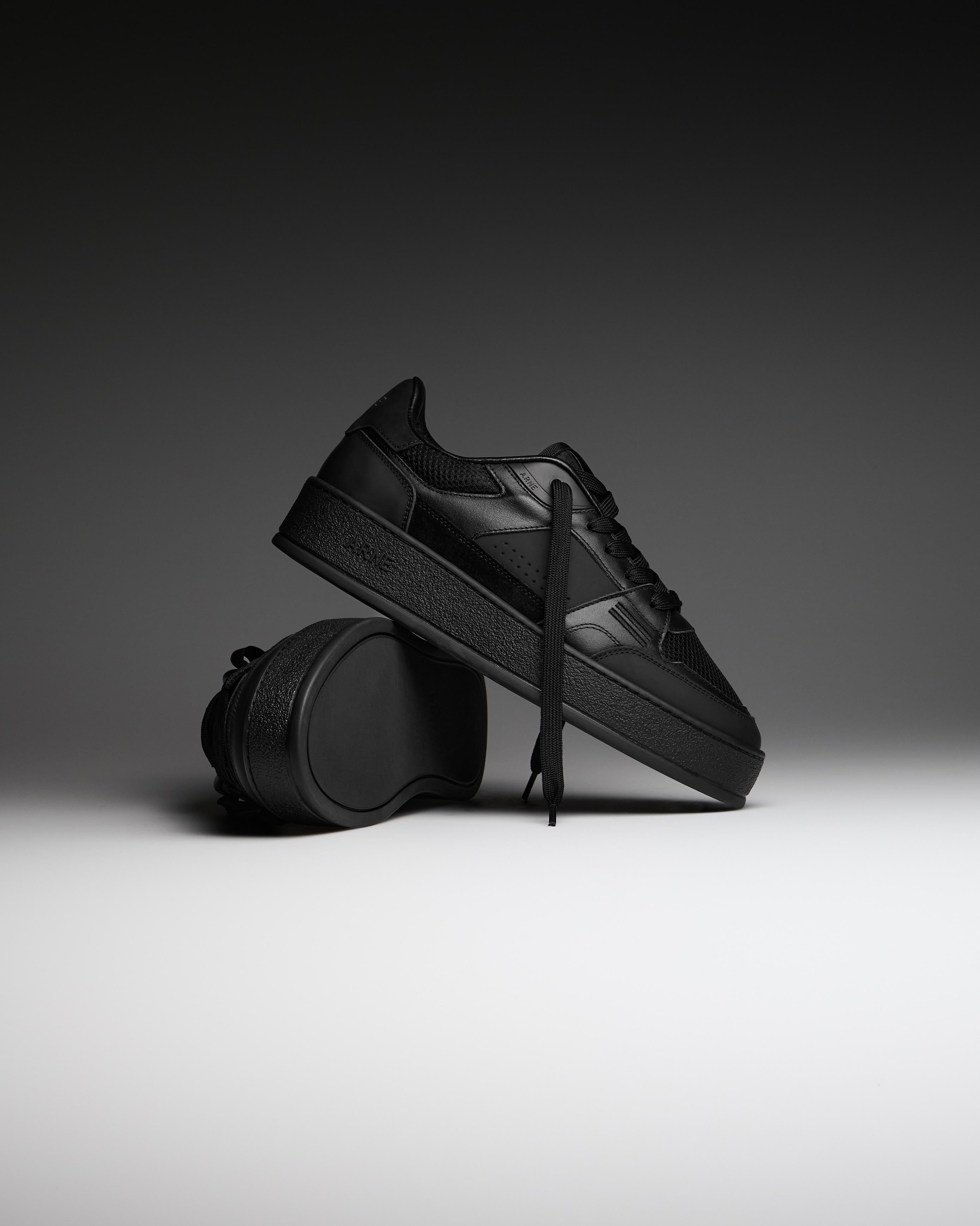 Arena Trainer 2.0 in Triple Black