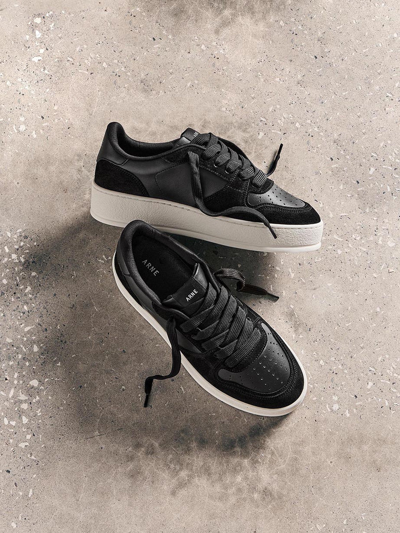 Arena Trainer in Black