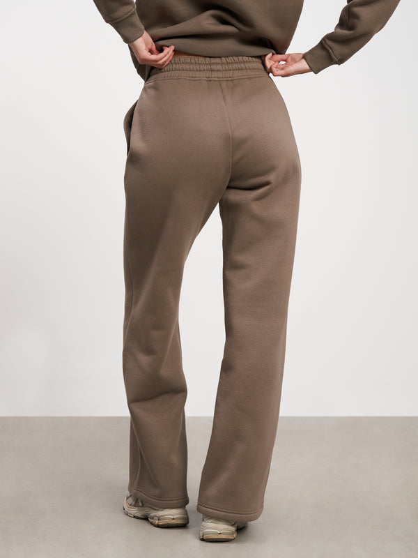 Womens Relaxed Straight Leg Jogger in Taupe