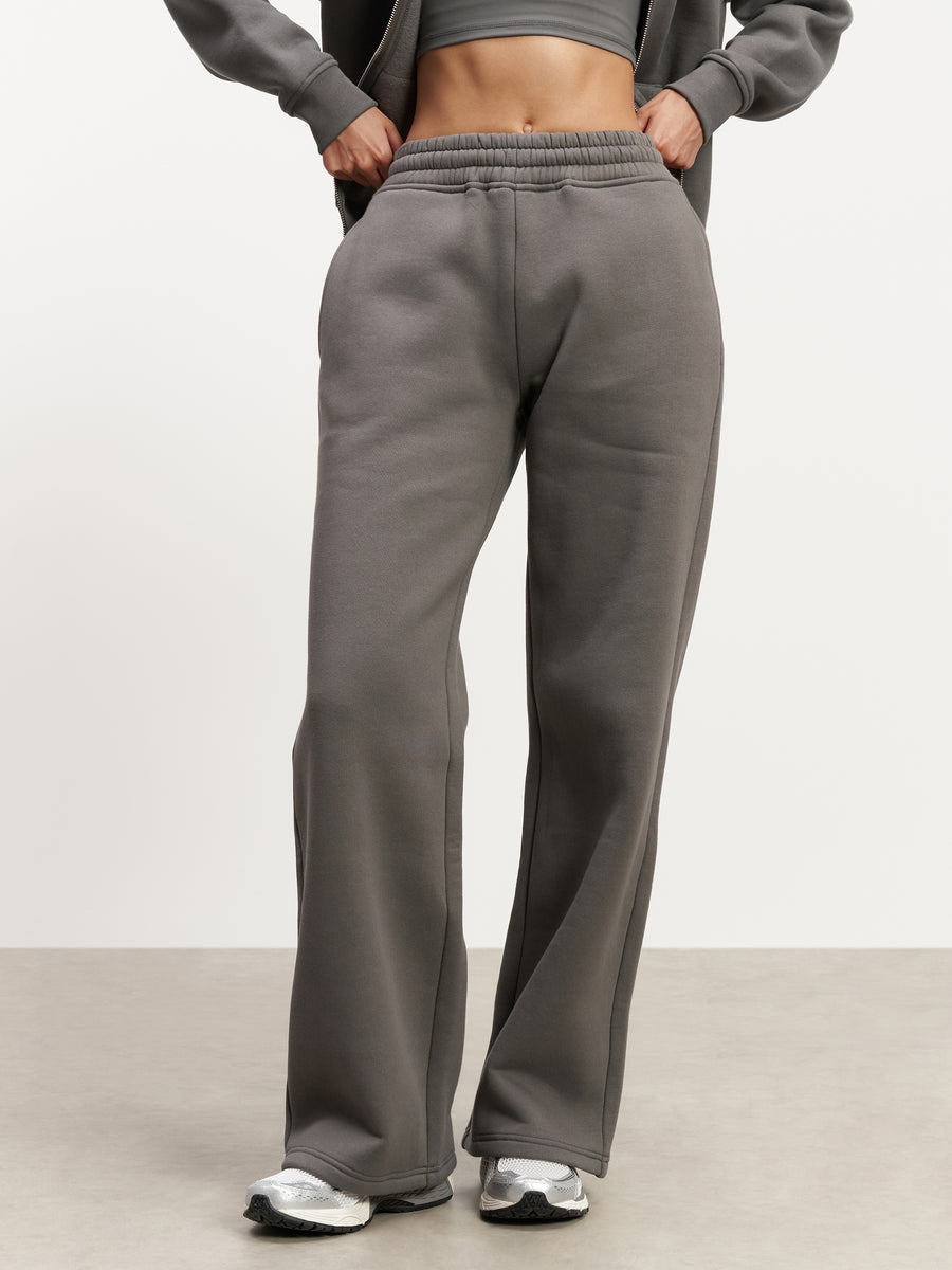 Womens Relaxed Straight Leg Jogger in Grey