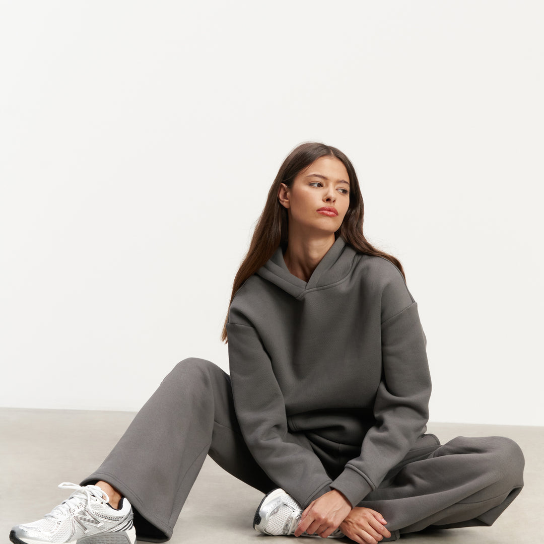 Womens Relaxed Straight Leg Jogger in Grey