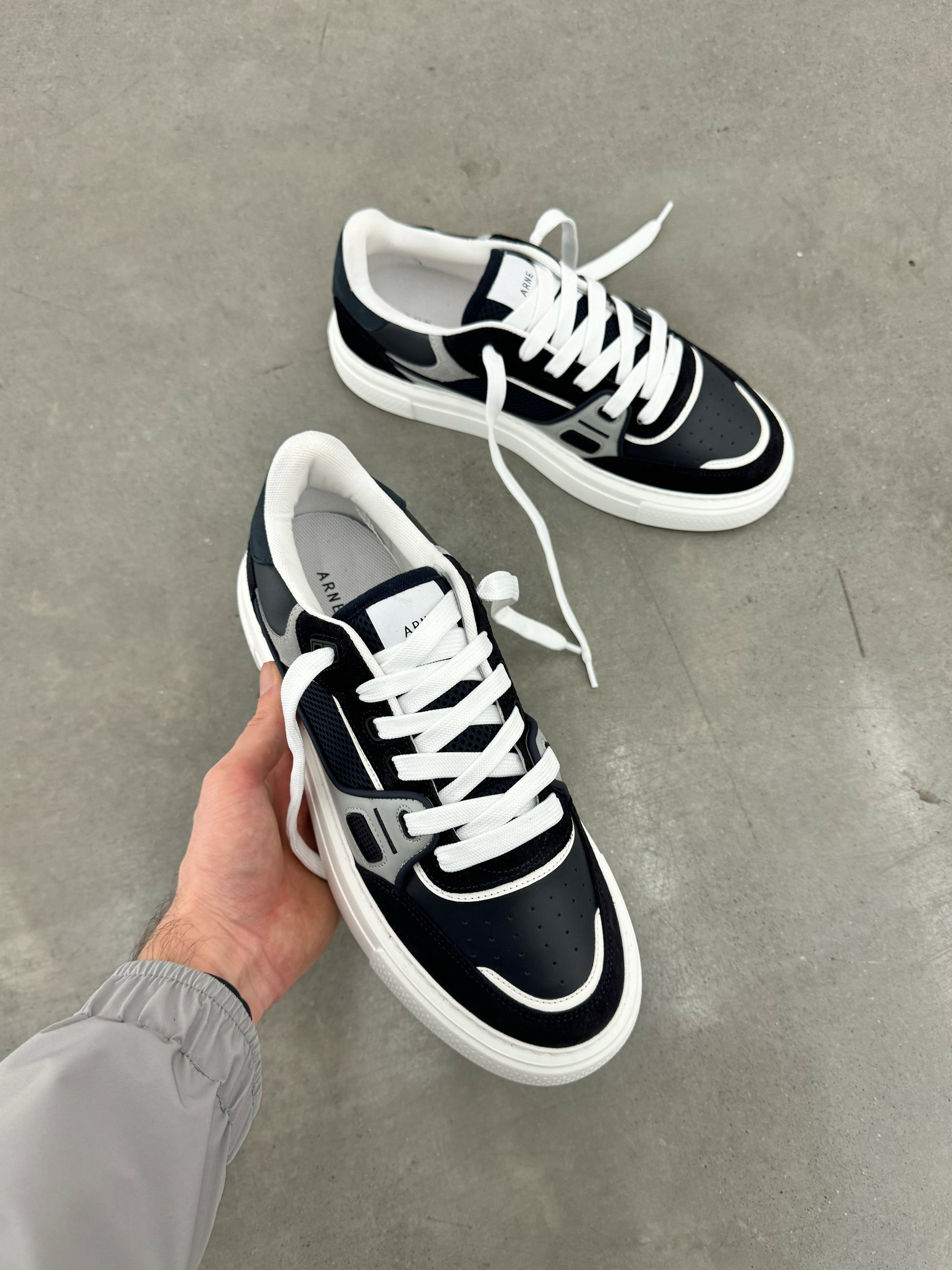 Atlas Trainer in Navy Grey