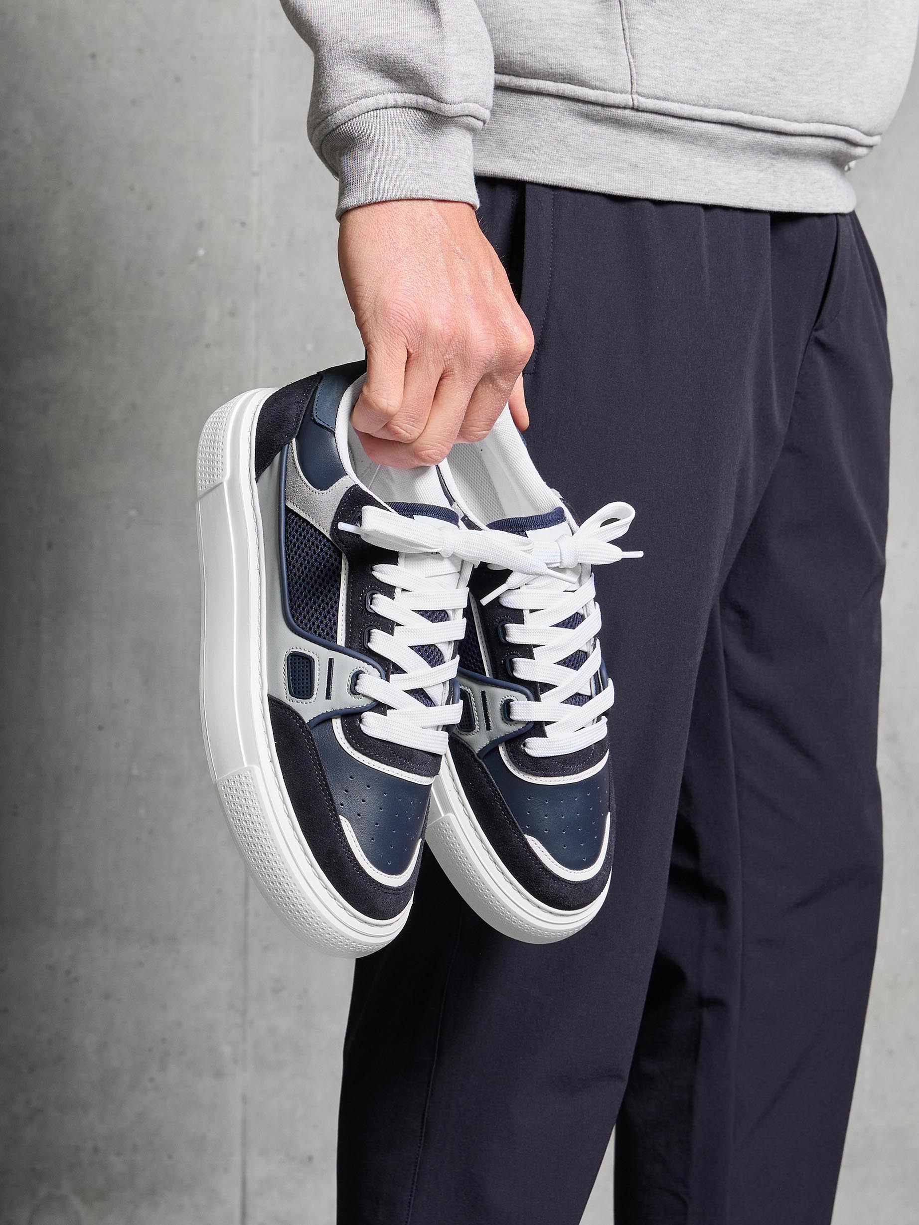 Atlas Trainer in Navy Grey