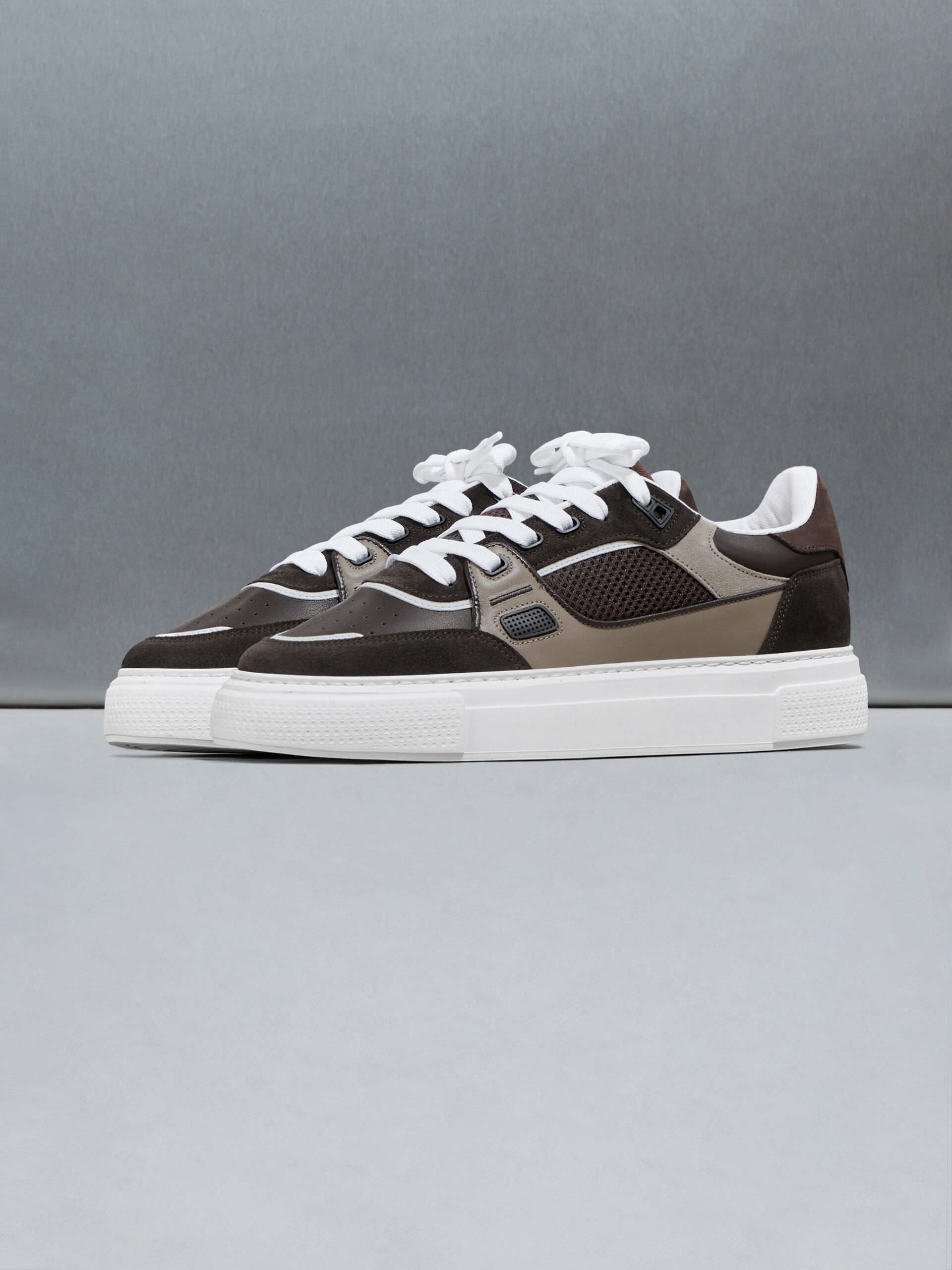 Atlas Trainer in Mocha