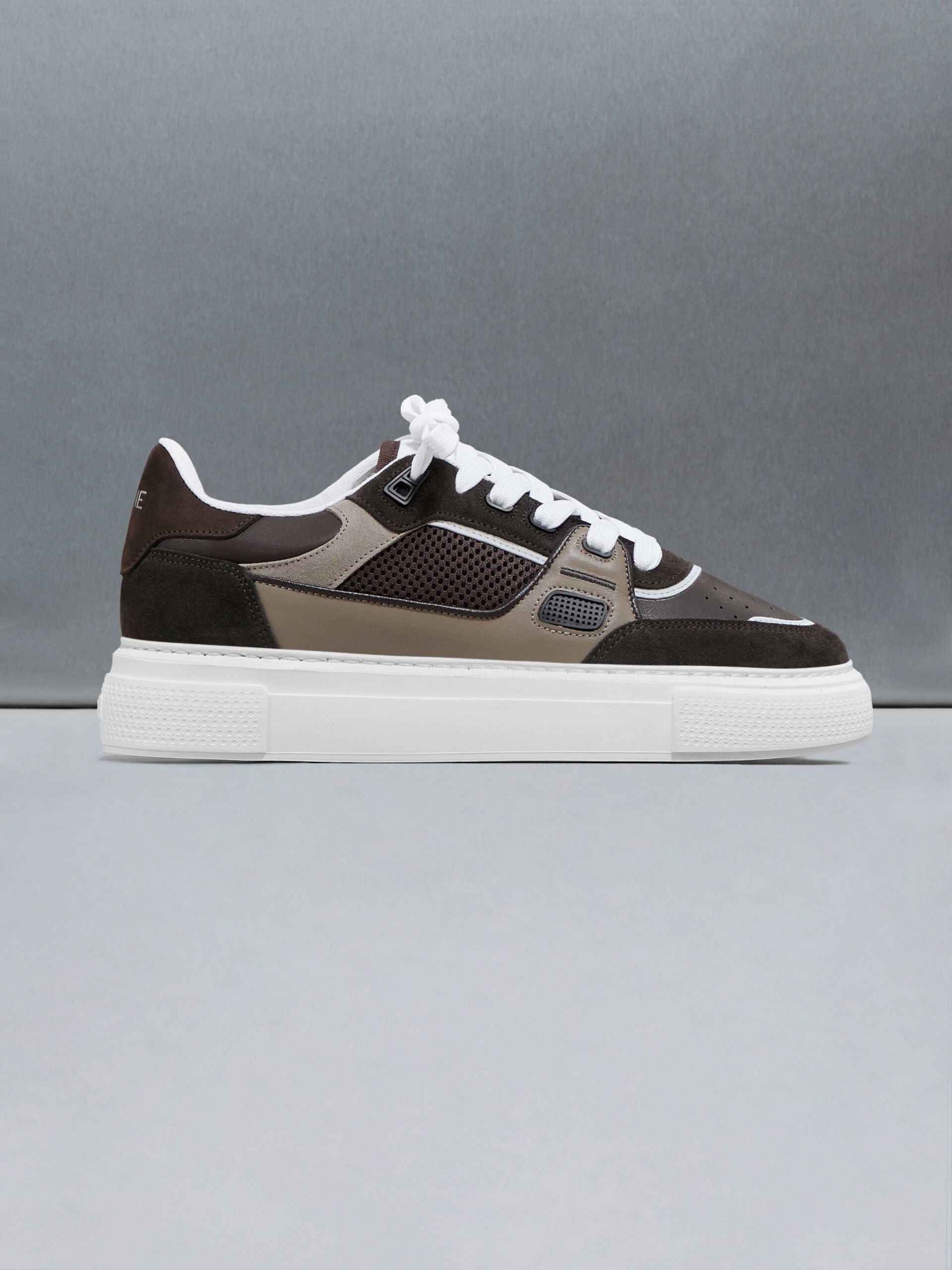 Atlas Trainer in Mocha