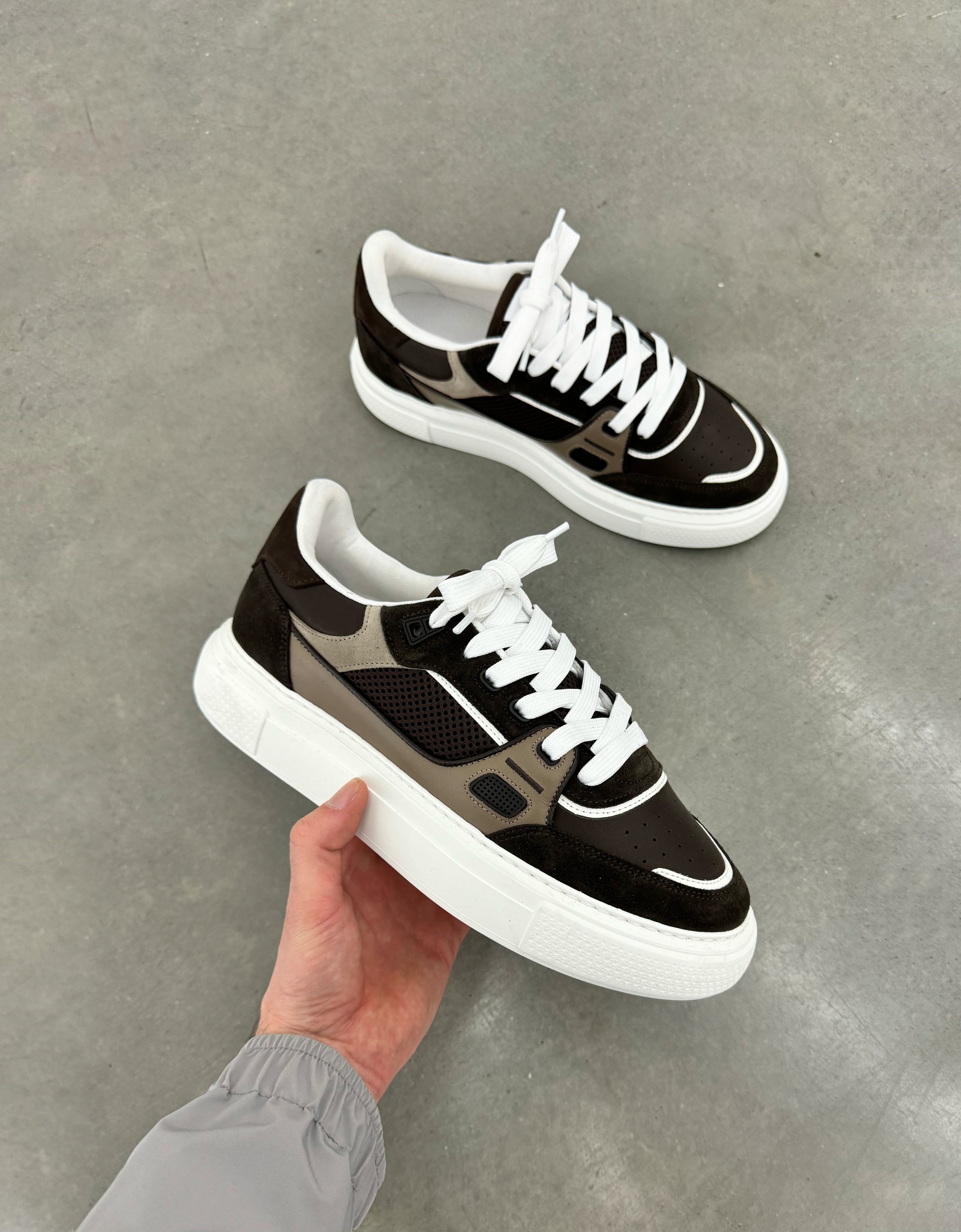 Atlas Trainer in Mocha